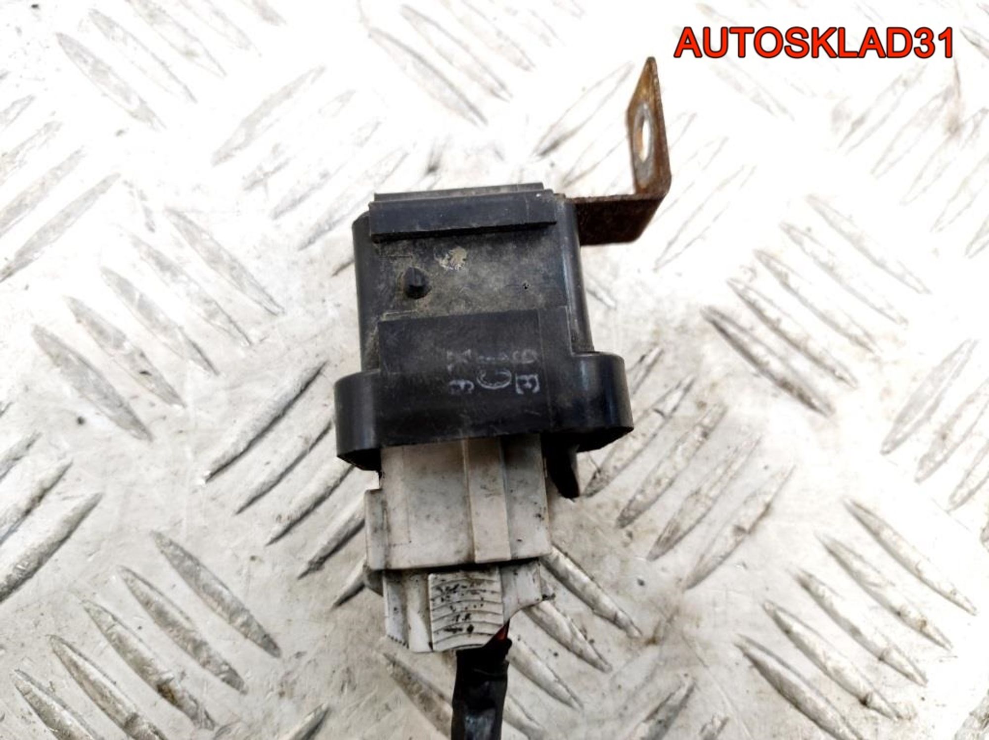 Реле бензонасоса Mitsubishi CarismaDA 1,8 4G93 MD360007, 1500 рублей, Дубовое