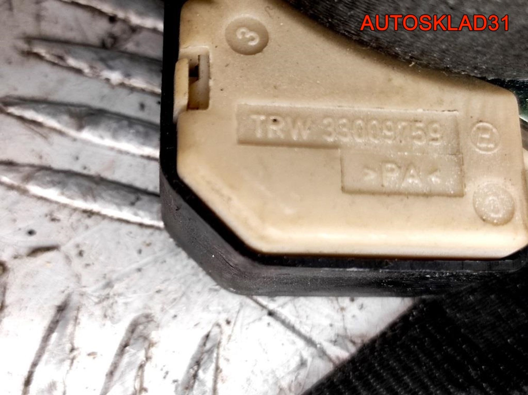 Ремень безопасности перед правый VW Touran 1T1857706B, 2000 рублей, Дубовое