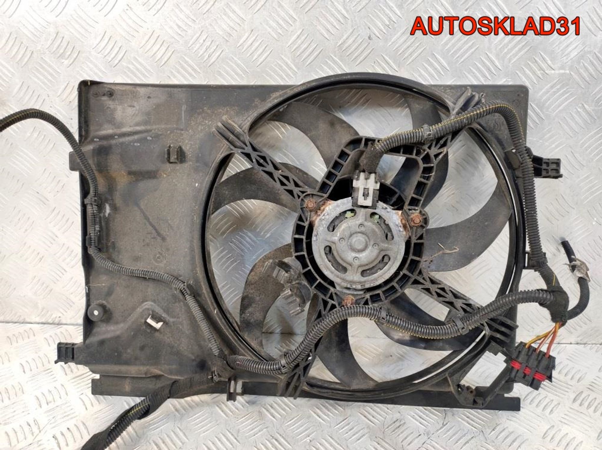 Вентилятор радиатора Opel Corsa D 55702497 Бензин, 3700 рублей, Дубовое