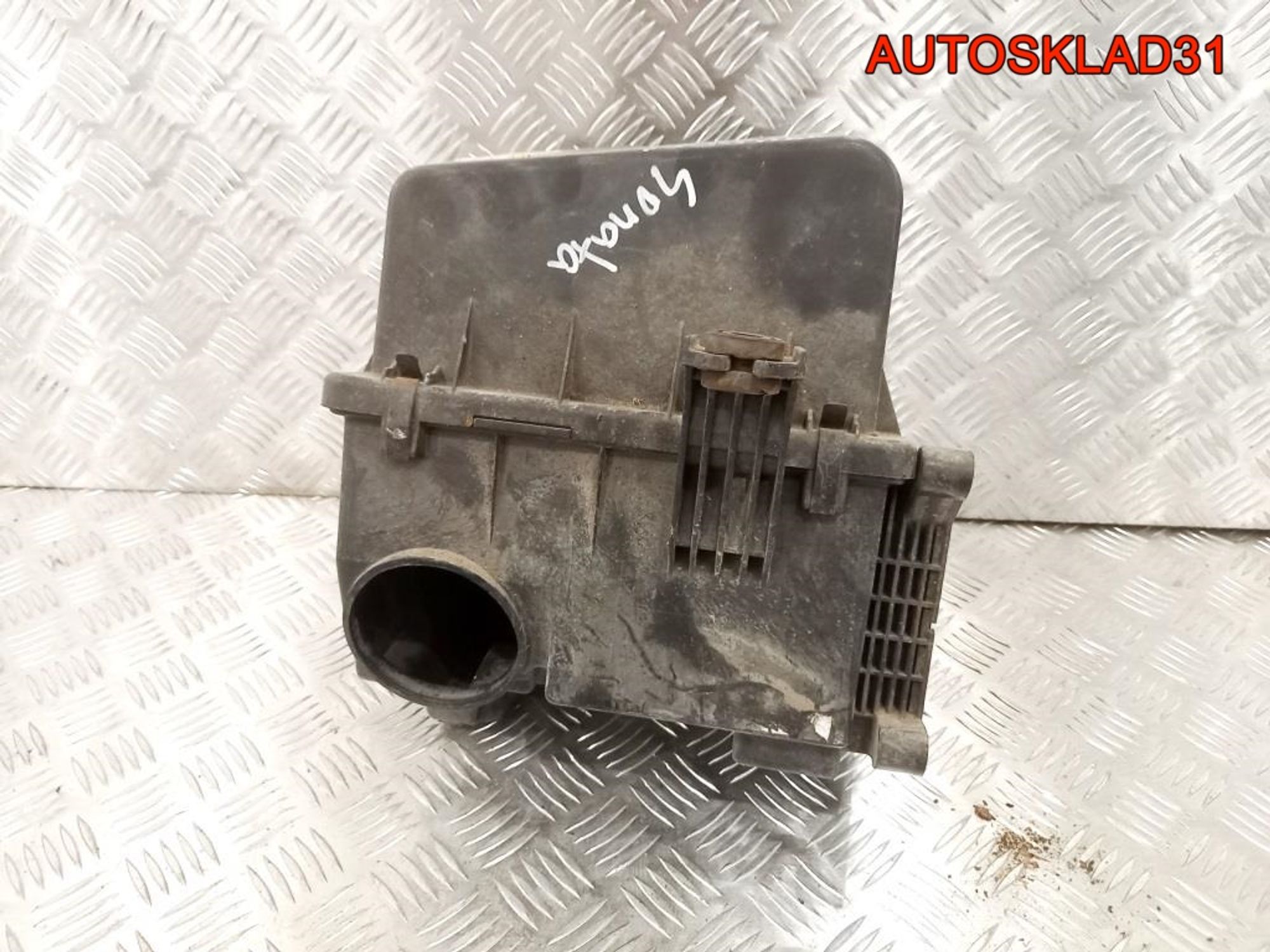 Корпус воздушного фильтра Hyundai Sonata 5 G4KC, 2300 рублей, Дубовое