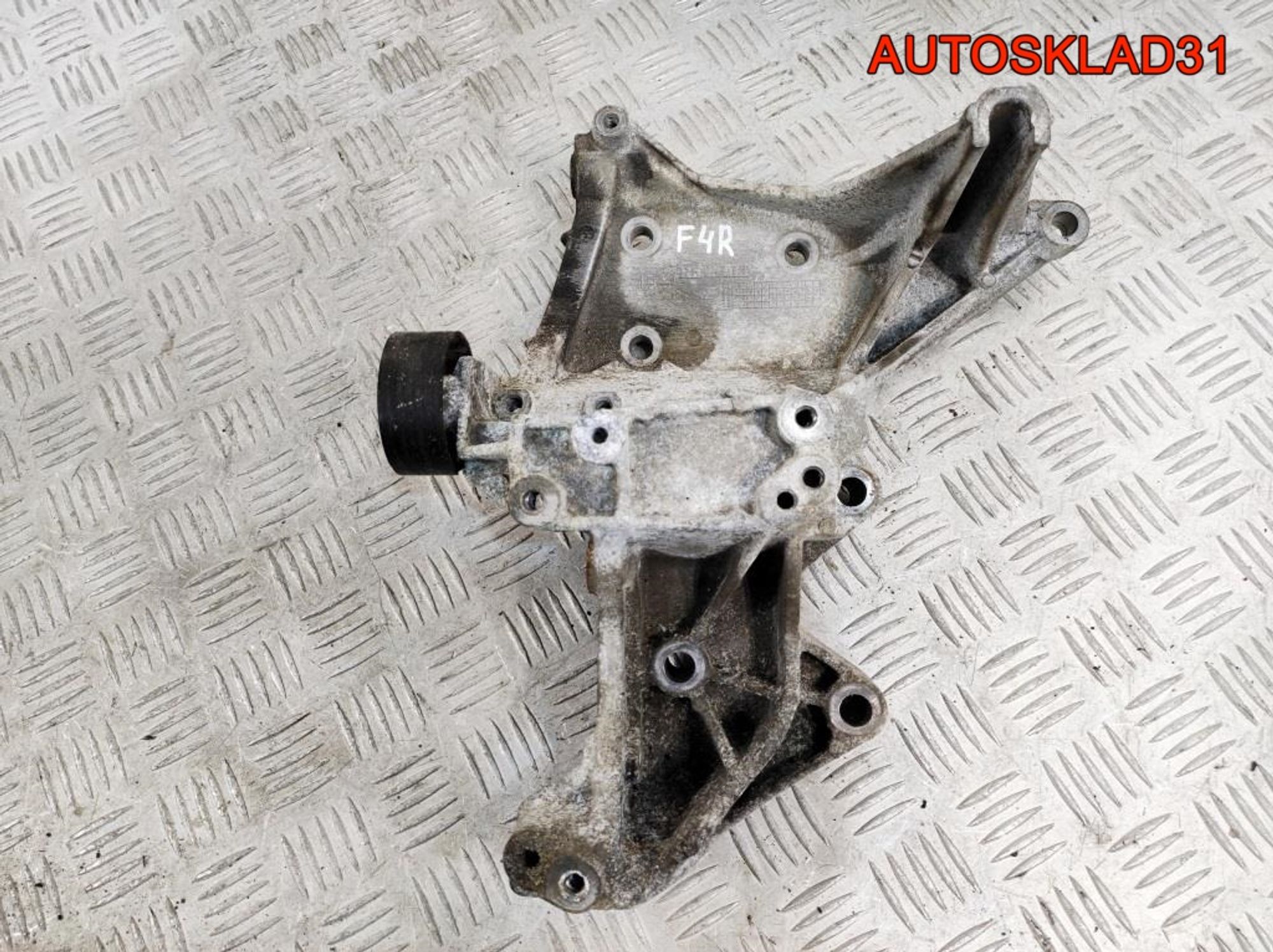 Кронштейн генератора Renault Scenic 1 2.0 F4R 740 7700103525, 1800 рублей, Дубовое