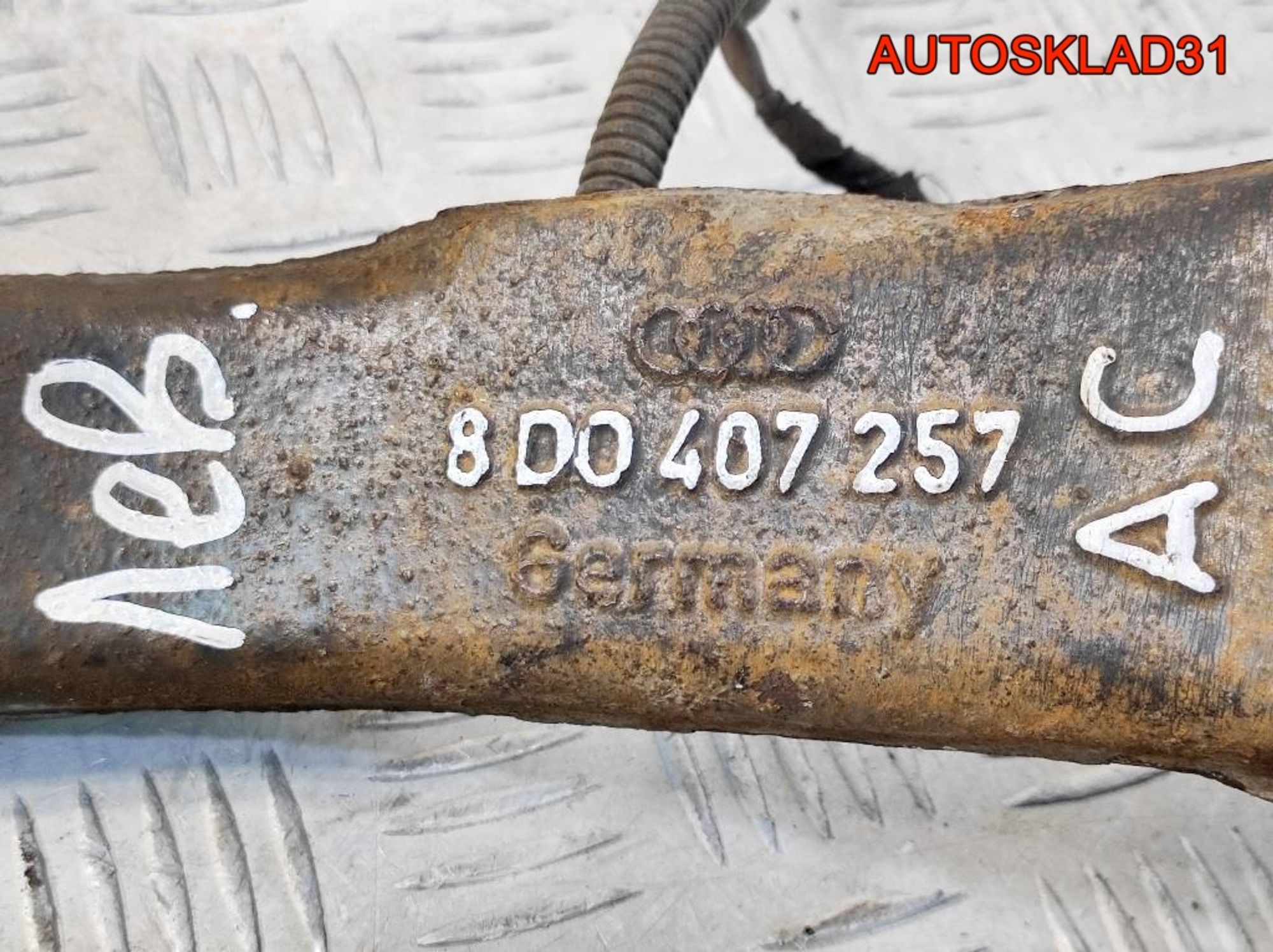 Кулак передний левый VW Passat B5 8D0407257AC, 1200 рублей, Дубовое