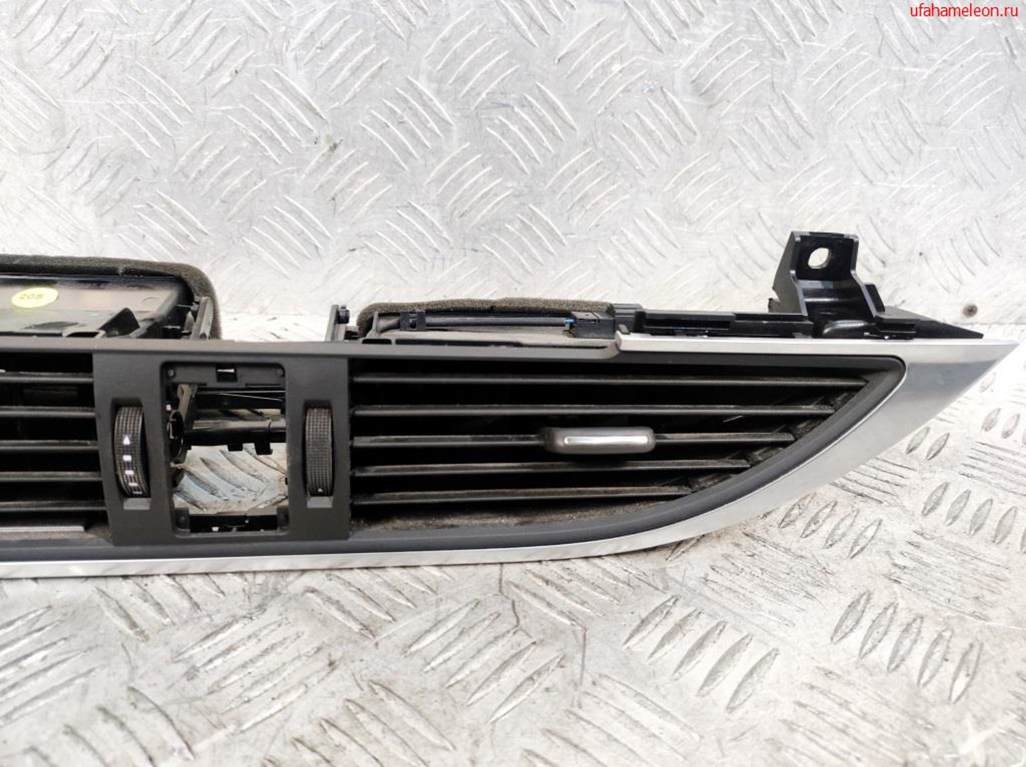 Дефлектор воздушный центральный Audi A6 C7 4G 4G1820951, 4000 рублей, Дубовое