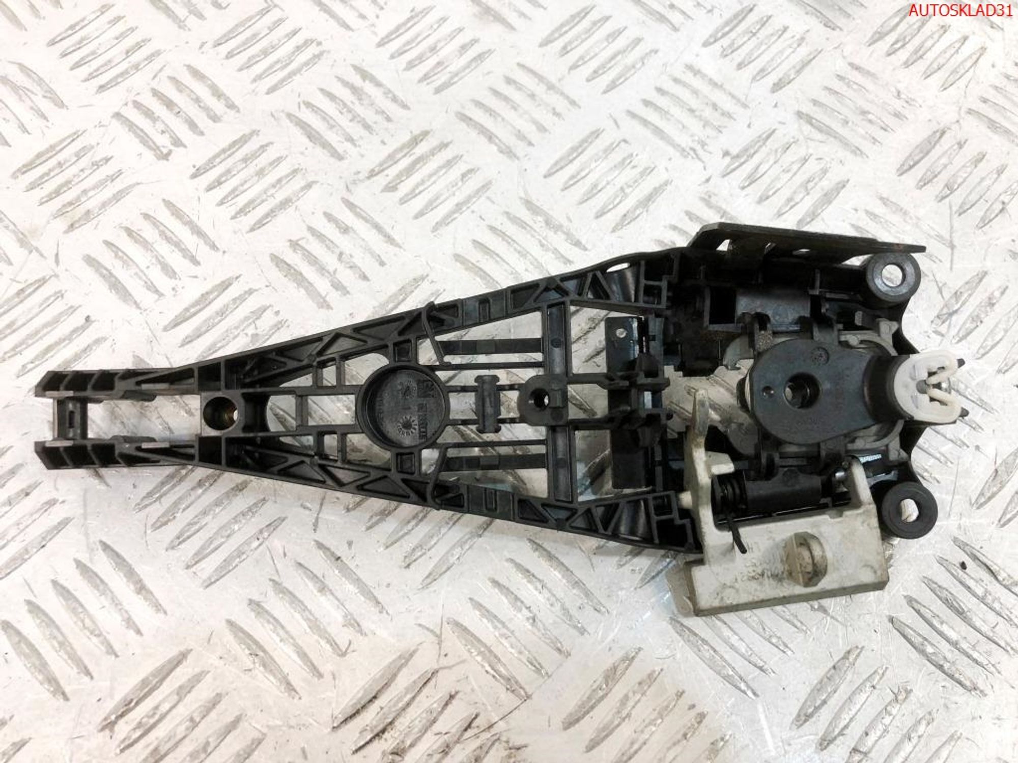 Кронштейн ручки двери левой Opel Astra J 138175, 1700 рублей, Дубовое