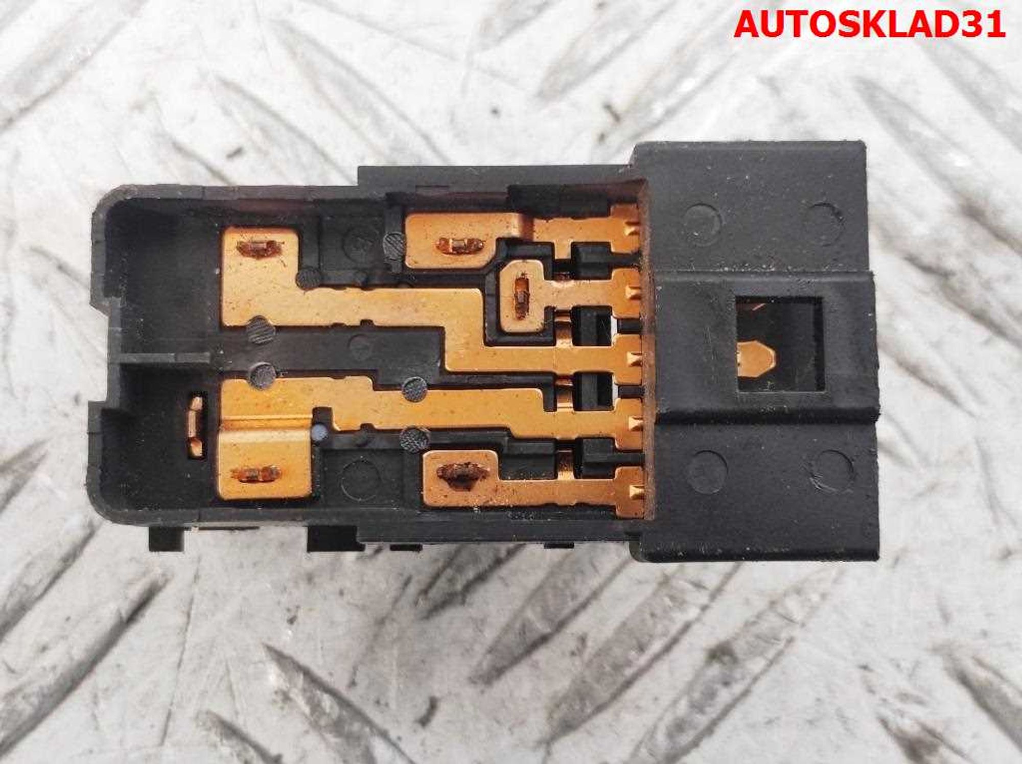Кнопка регулировки сиденья Opel Insignia 13282592, 600 рублей, Дубовое