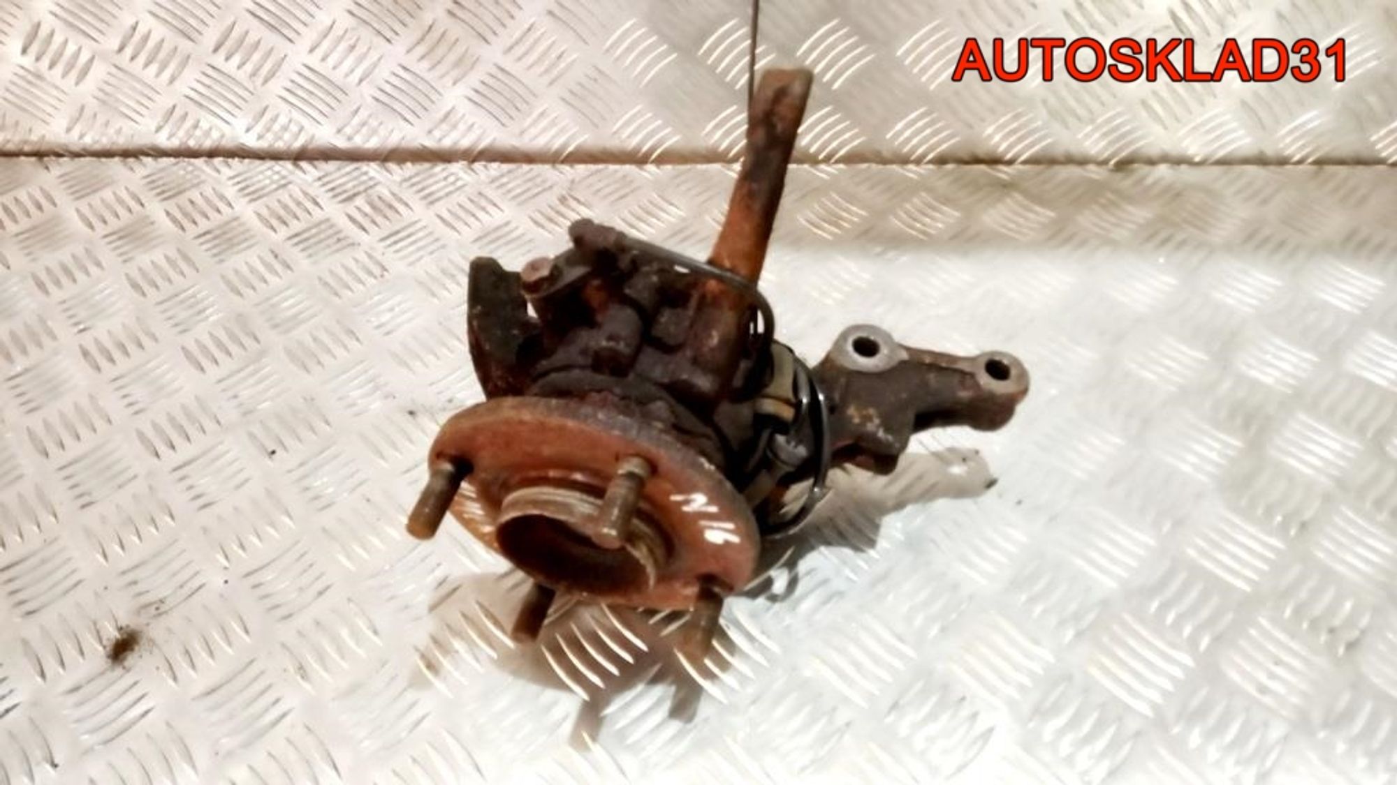 Кулак поворотный передний правый в сборе Nissan Almera N16 400144M400, 2500 рублей, Дубовое