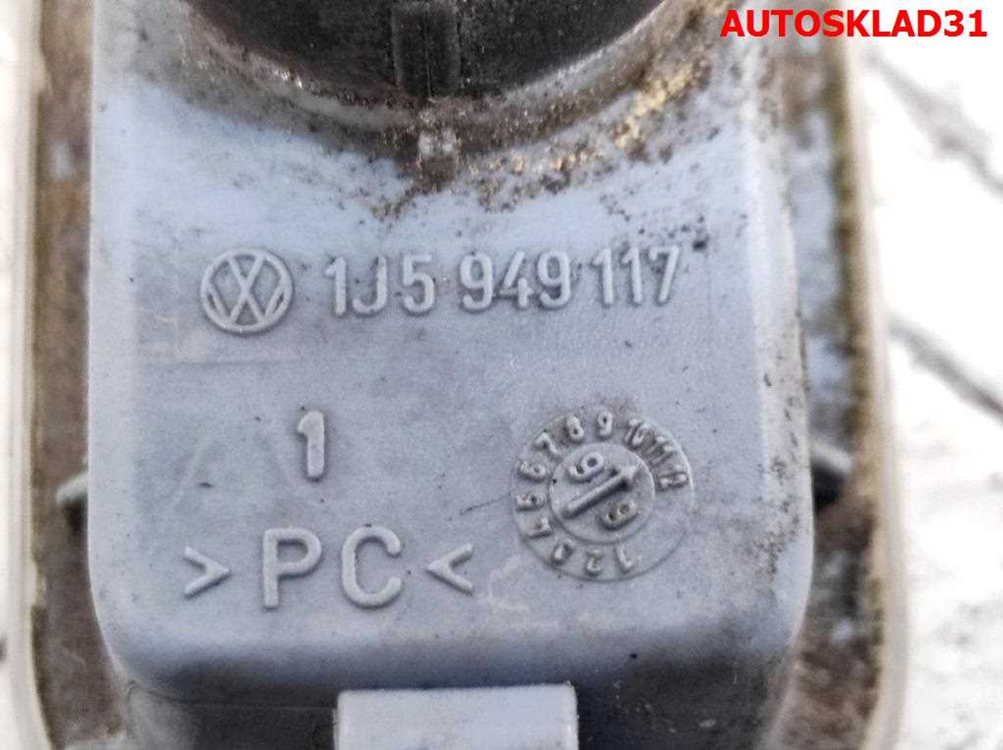 Повторитель на крыло белый VW Golf 4 1J5949117, 600 рублей, Дубовое