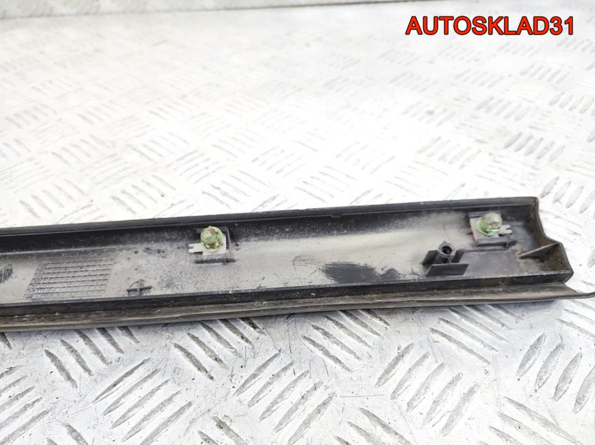 Молдинг задней правой двери VW Passat B5 3B0854950, 900 рублей, Дубовое