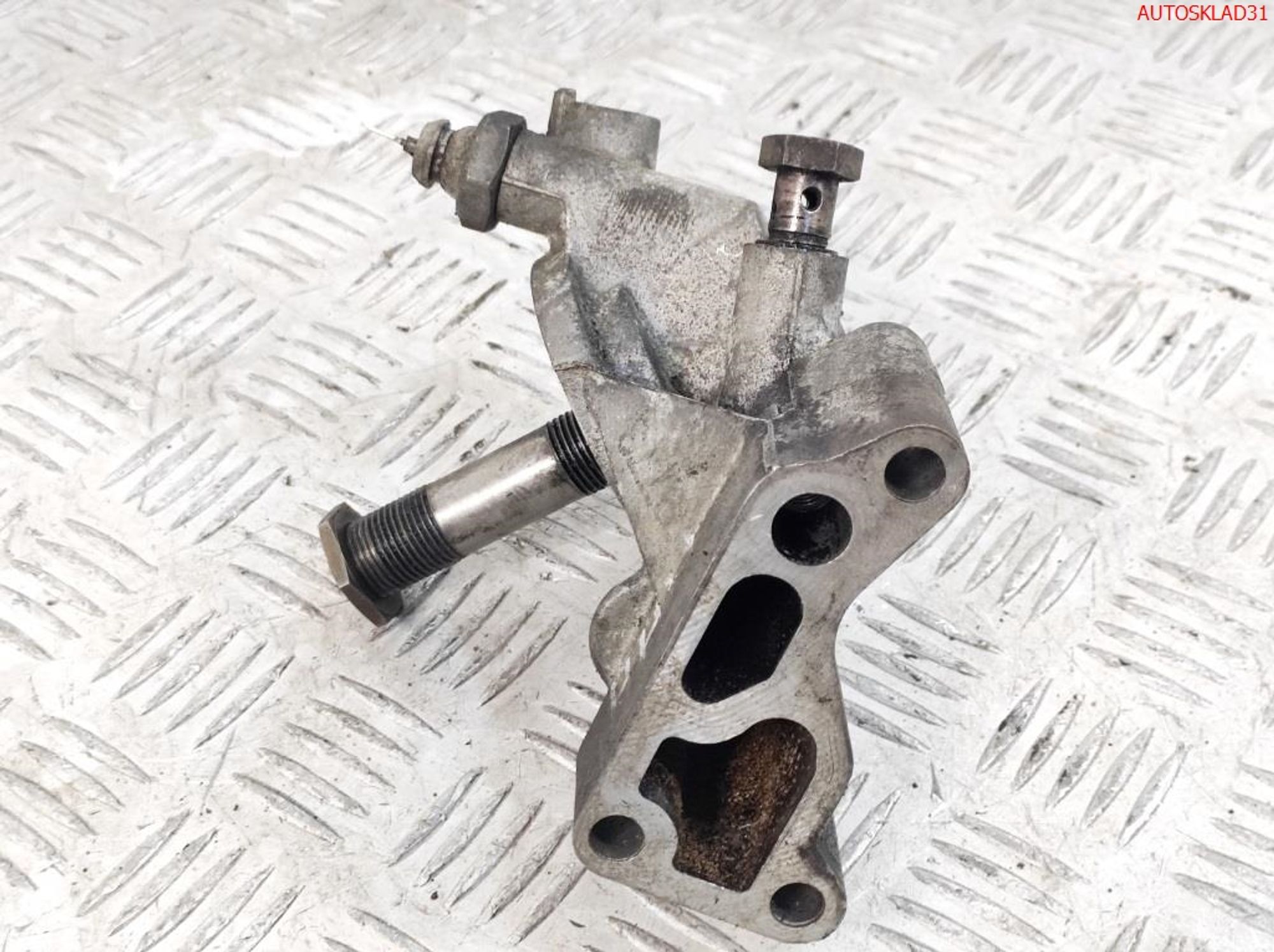 Кронштейн масляного фильтра Audi A6 C5 050115417, 900 рублей, Дубовое