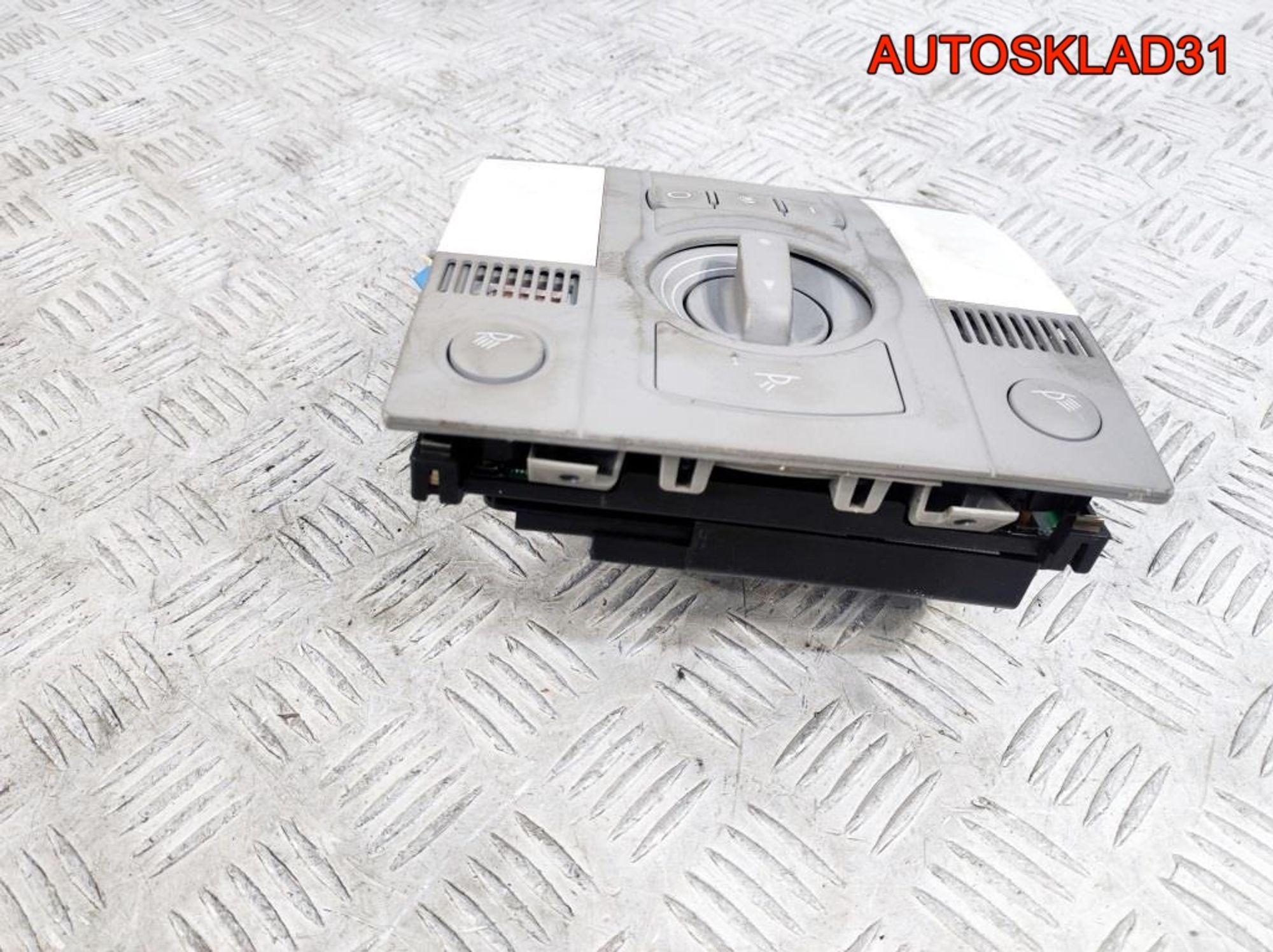 Плафон салонный передний Audi A8 D3 4E0907135A, 1700 рублей, Дубовое