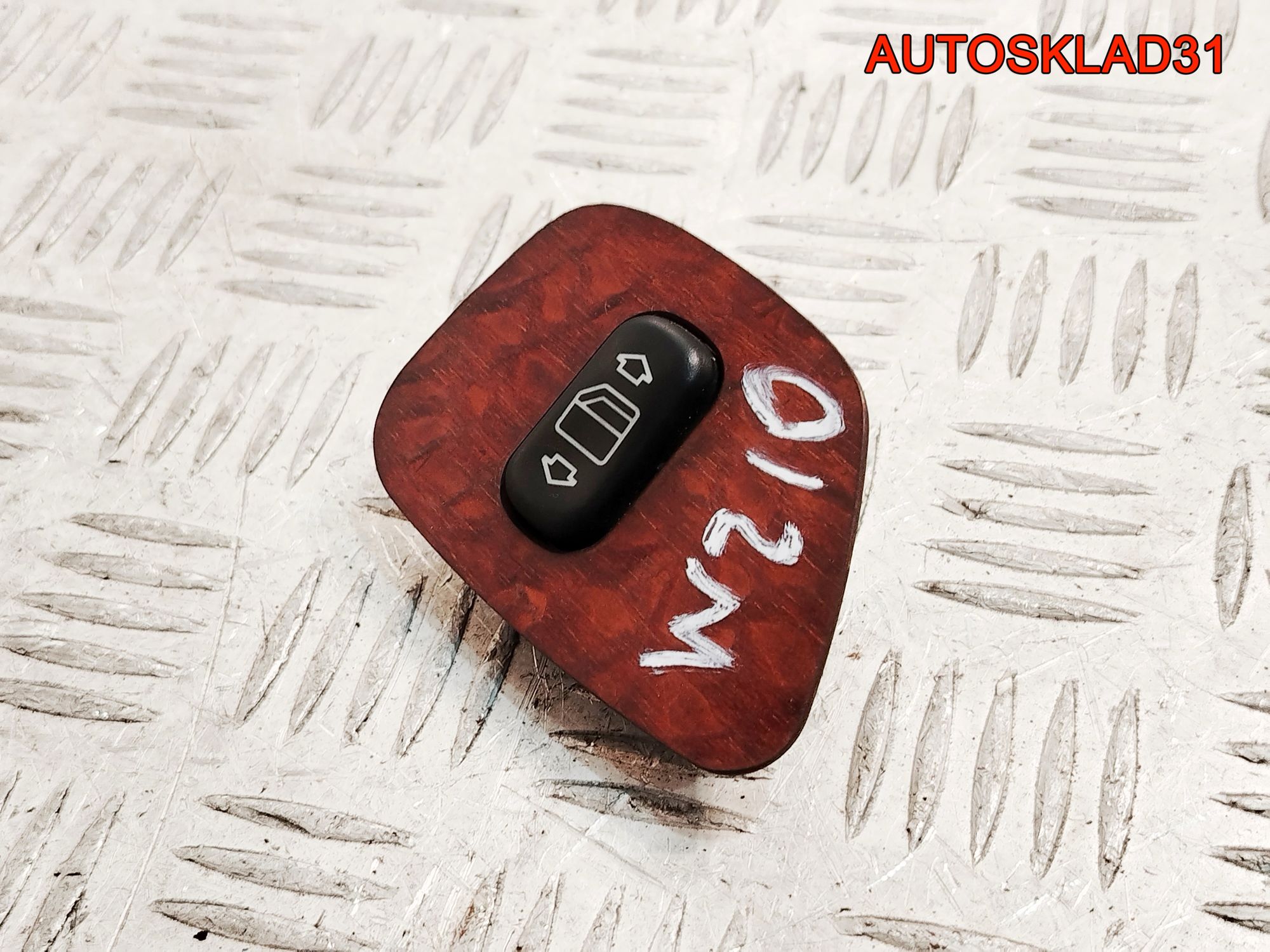 Кнопка стеклоподъемника задняя левая Mercedes W210 A2108208210, 900 рублей, Дубовое