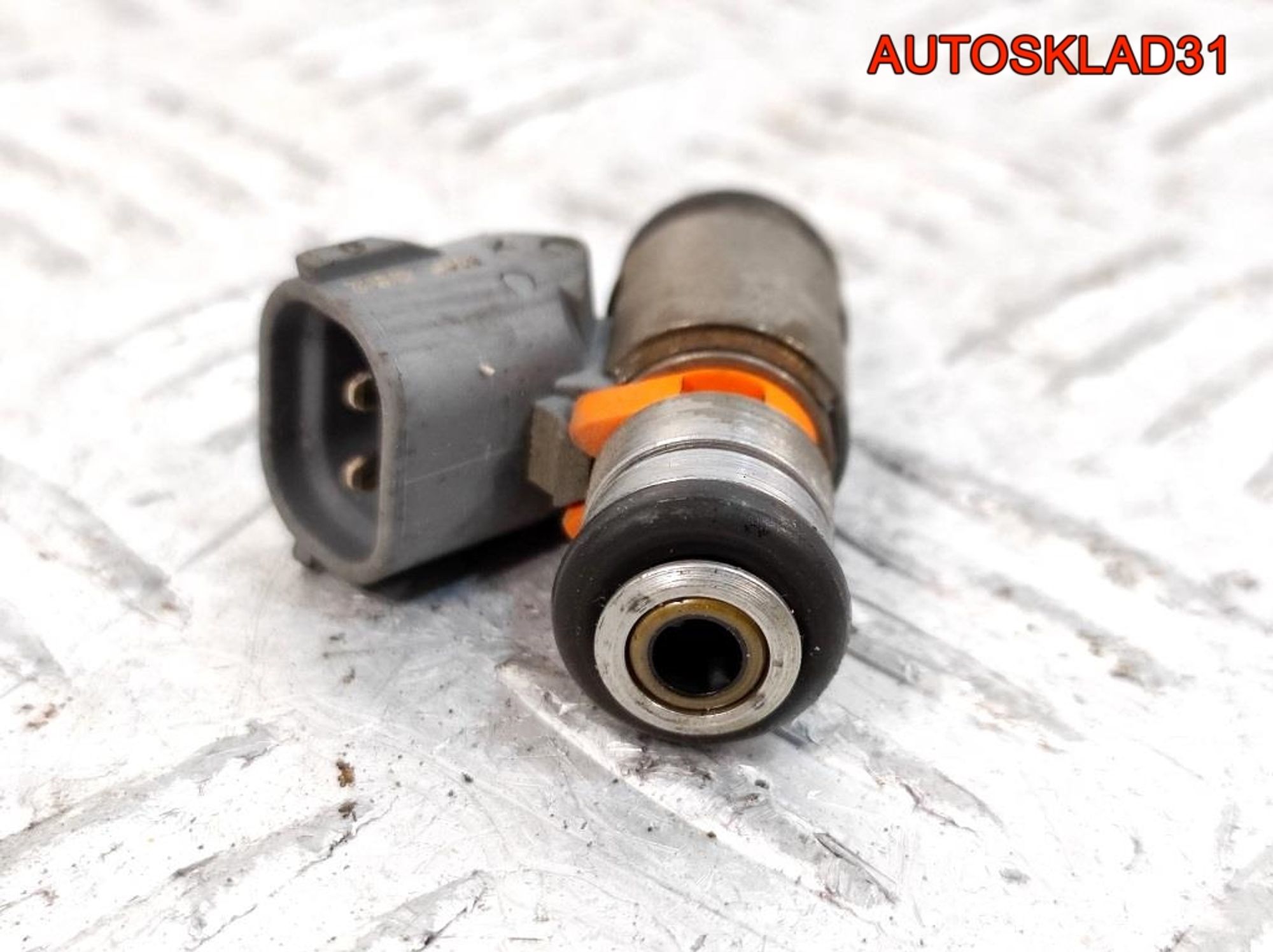 Форсунка топливная VW Golf 4 1,4 AKQ Бензин 036031G, 500 рублей, Дубовое
