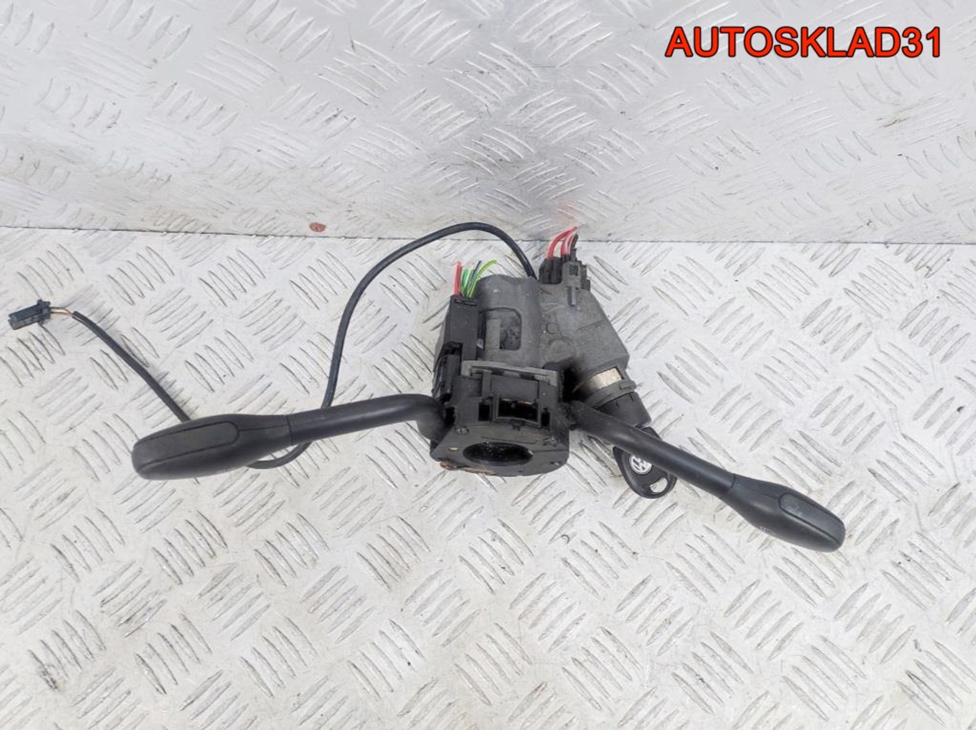 Переключатель подрулевой VWPolo 6N 357905851F, 4900 рублей, Дубовое