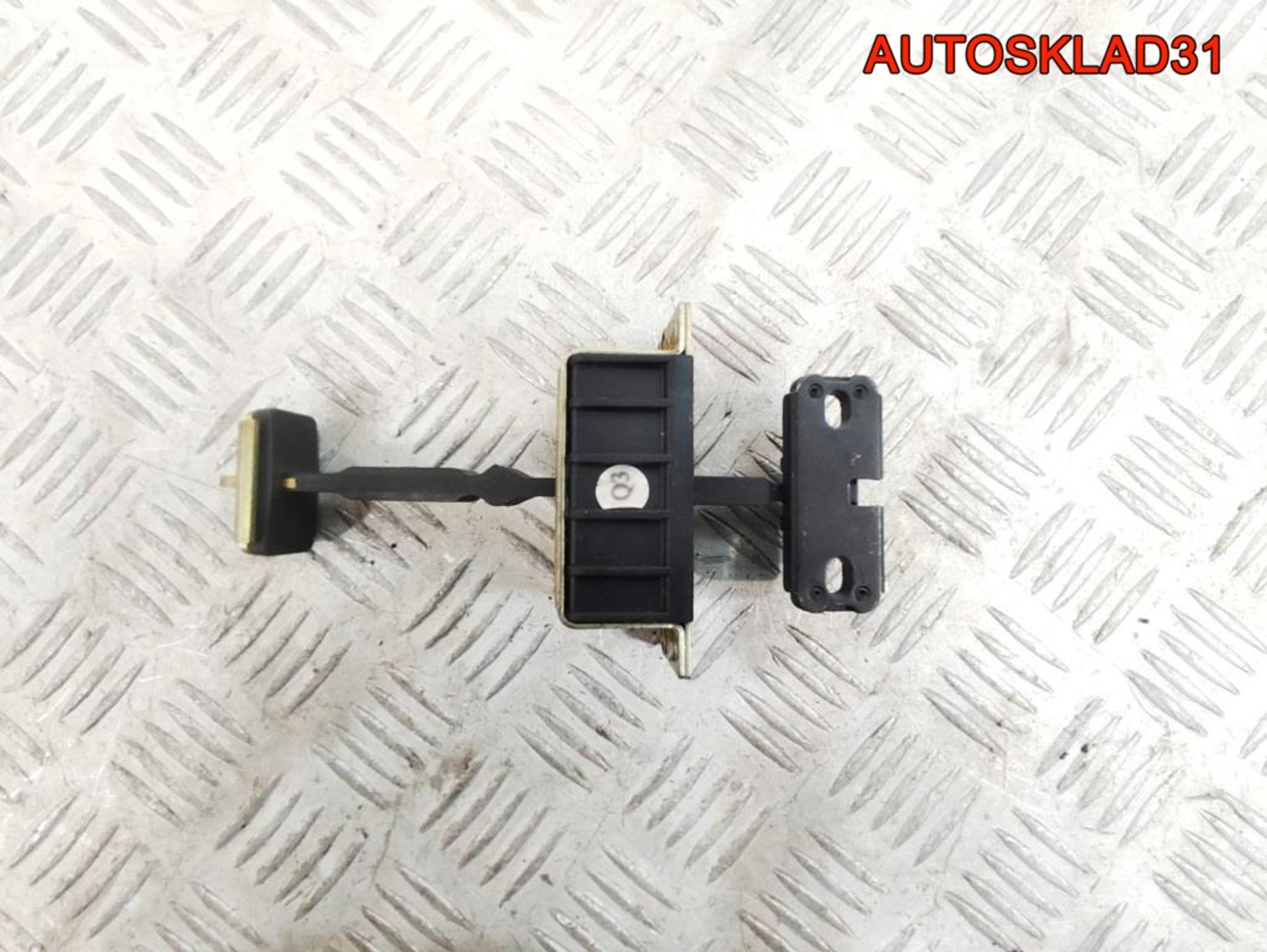 Ограничитель двери передней правой Mercedes W203, 1200 рублей, Дубовое