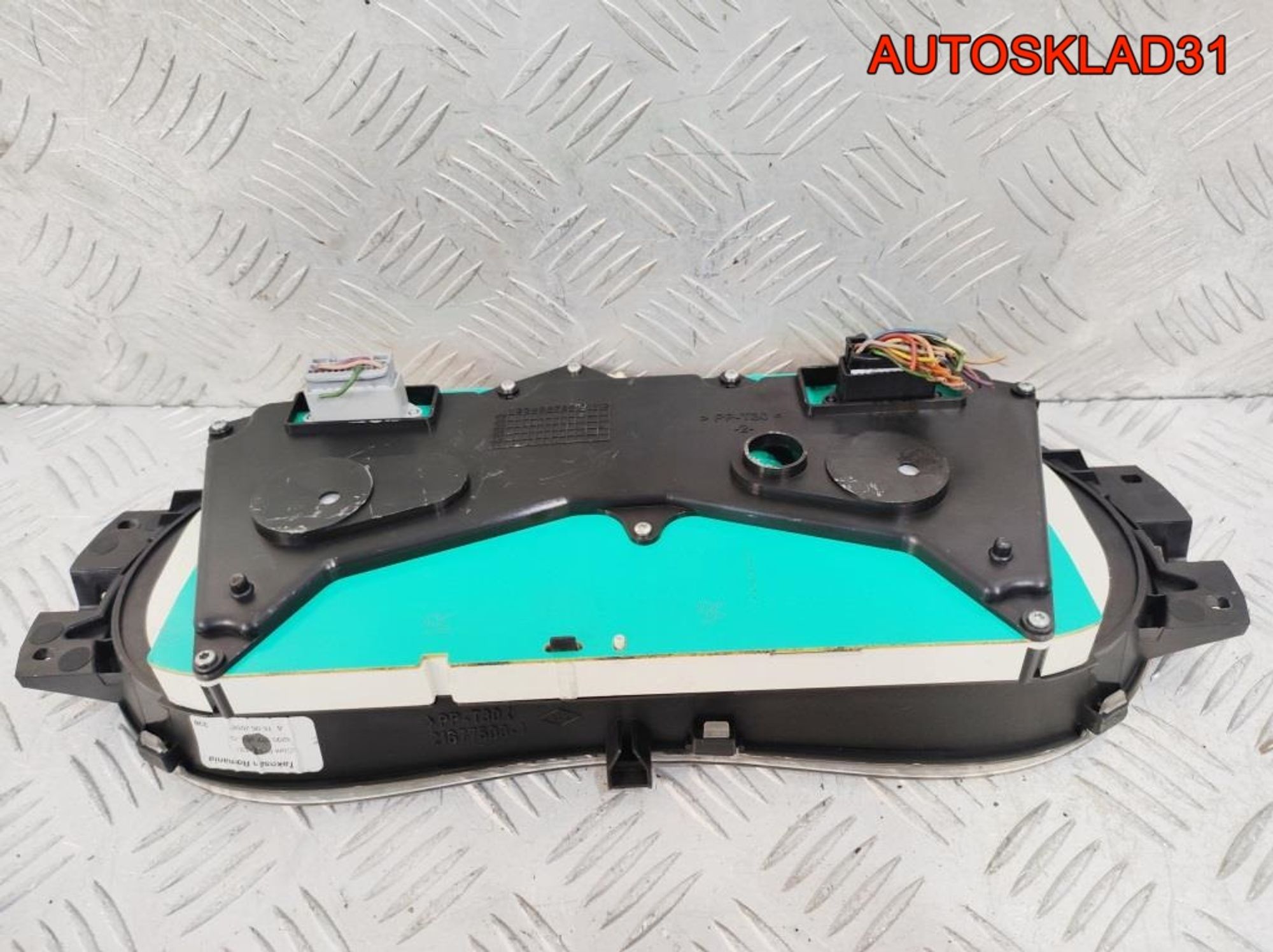 Панель приборов Renault Logan 8200377202 Бензин, 2700 рублей, Дубовое