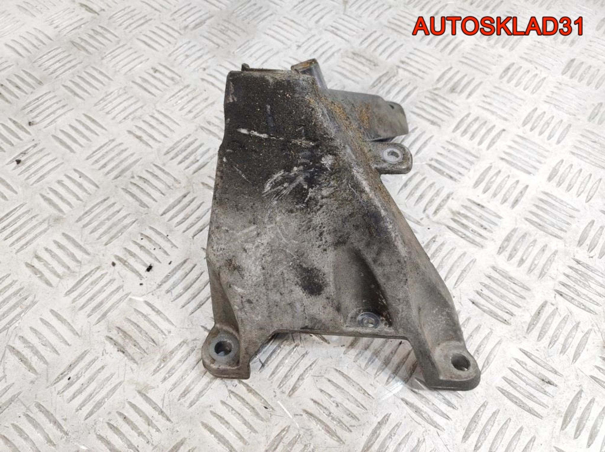 Кронштейн двигателя правый Audi A8 D3 6.0BHT Бензин 4E0199308BH, 900 рублей, Дубовое