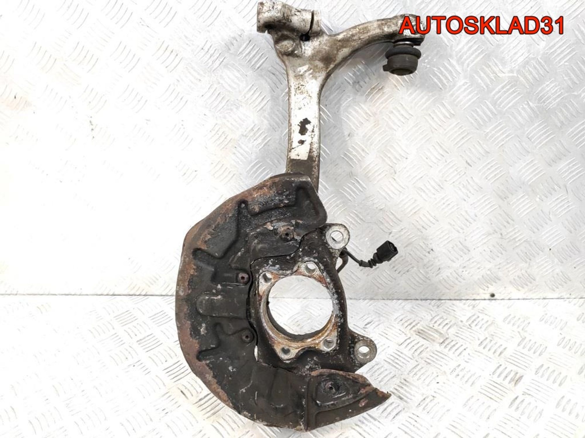 Кулак поворотный передний левый Audi A4 B6 8E0407241E, 12000 рублей, Дубовое