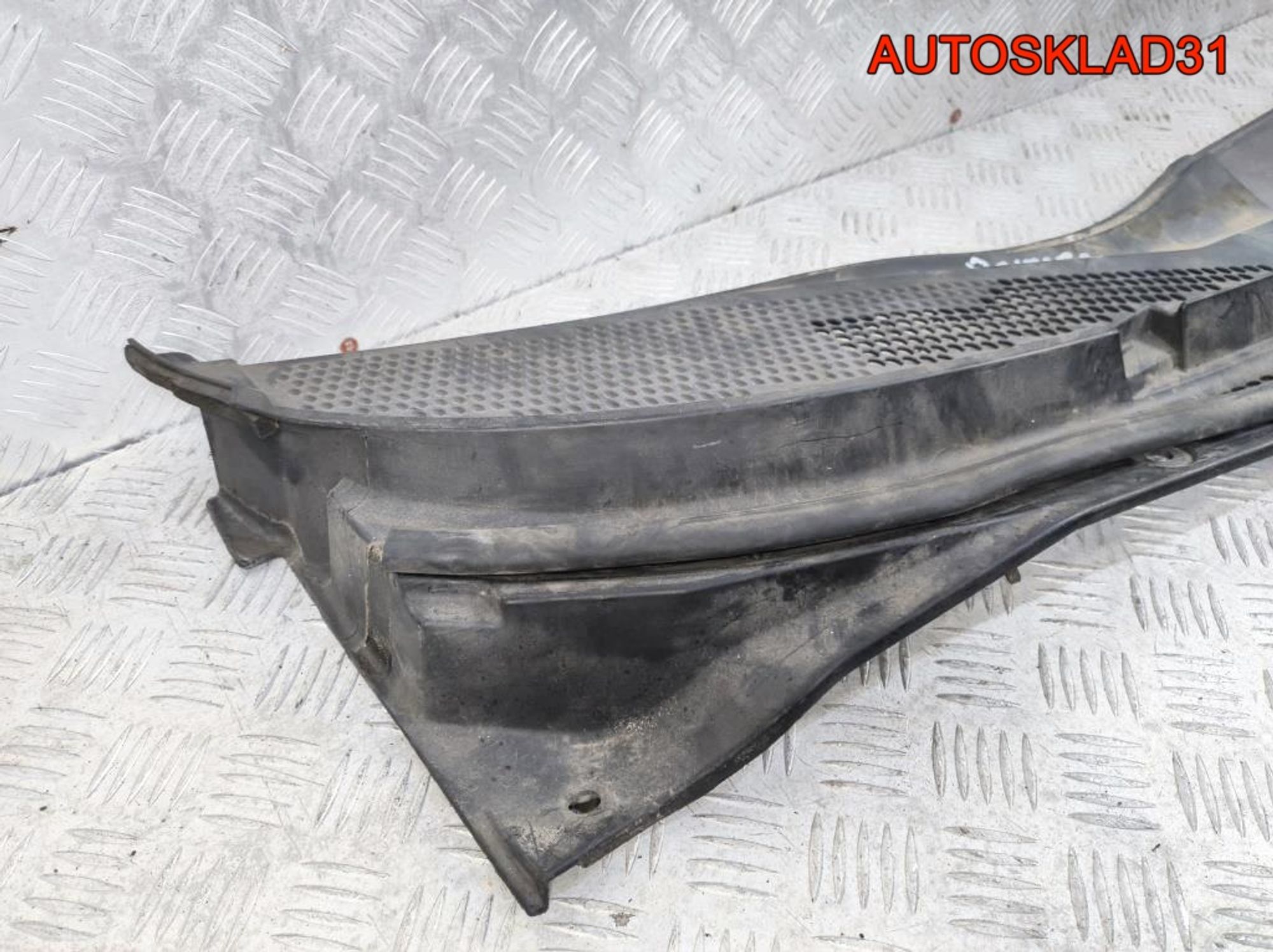 Решетка стеклоочистителя Nissan Primera 66863AU310, 2500 рублей, Дубовое