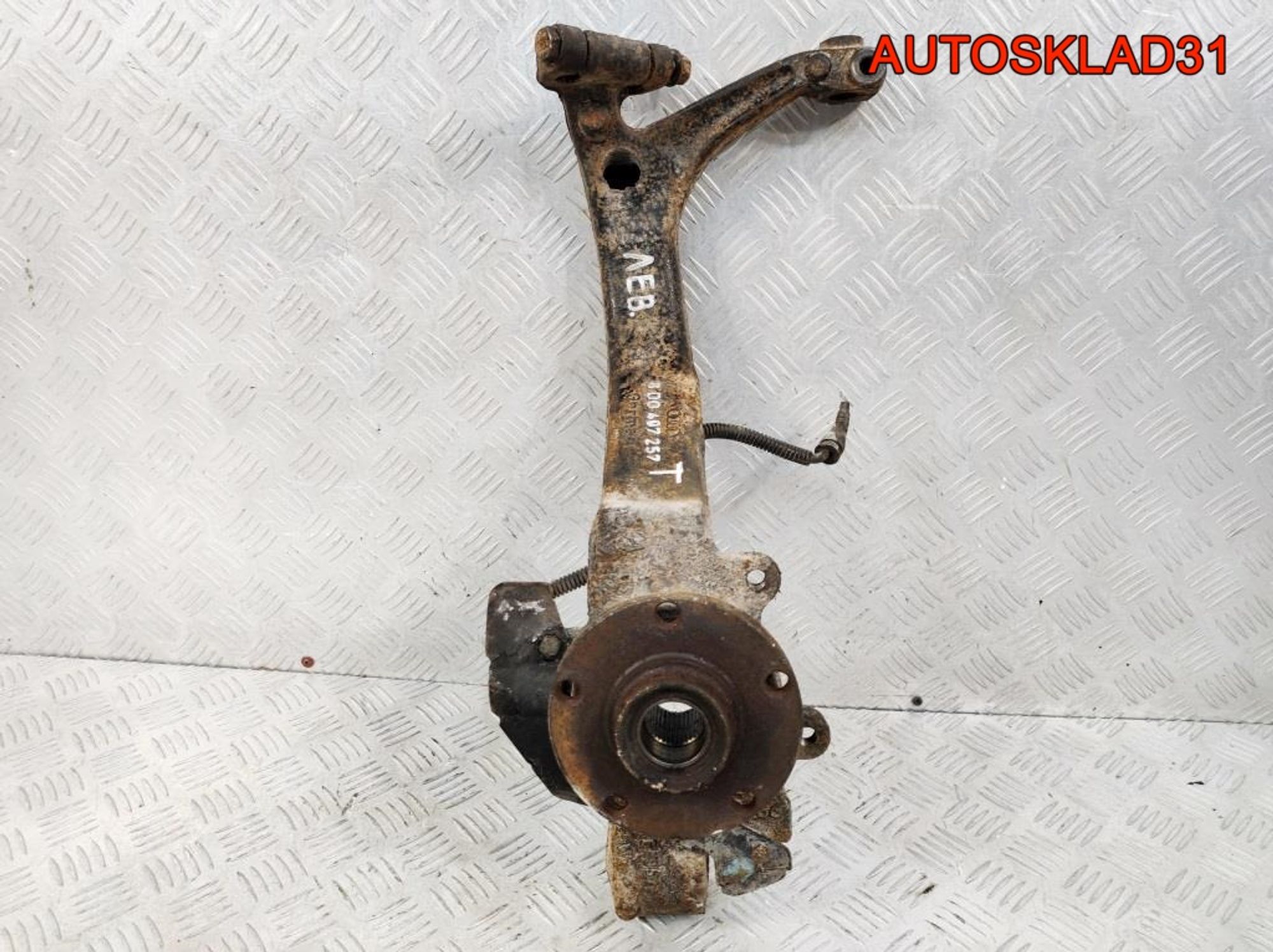 Кулак передний левый VW Passat B5 8D0407257T, 1200 рублей, Дубовое