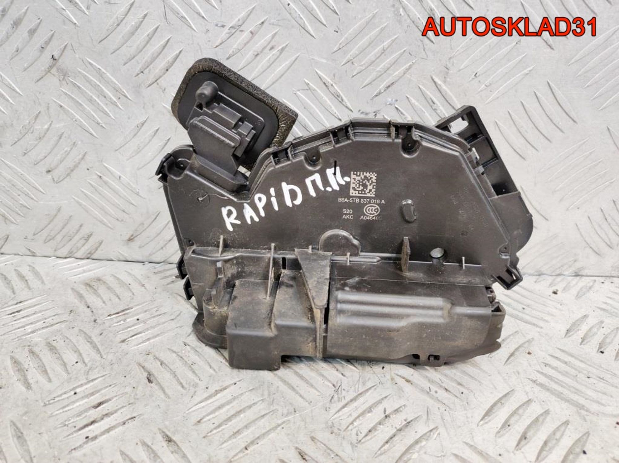 Замок двери передней правой Skoda Rapid 5TB837016A, 4100 рублей, Дубовое