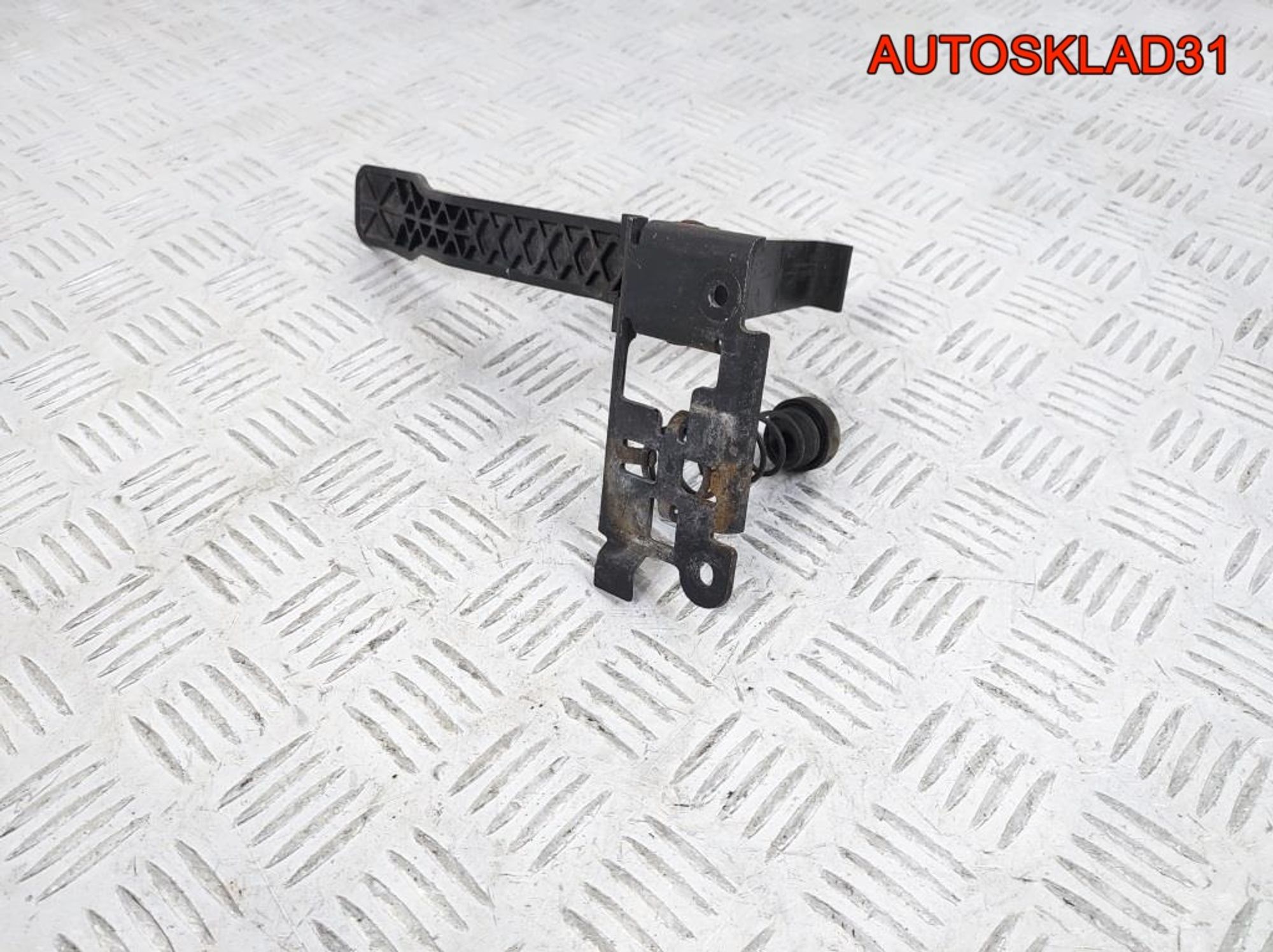 Крючок капота Renault Megane 3 656030006R, 1300 рублей, Дубовое