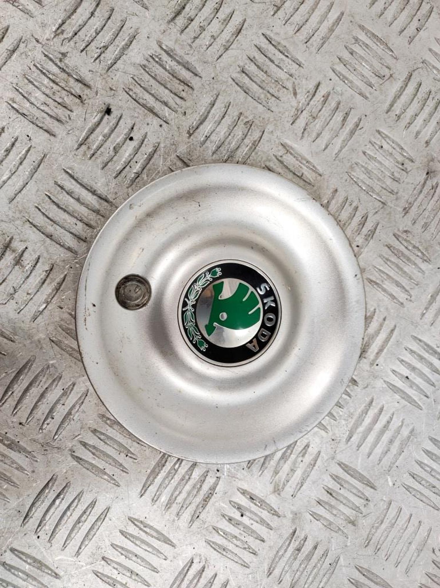 Колпачок литых дисков Skoda Octavia A4 1U0601149D, 900 рублей, Дубовое