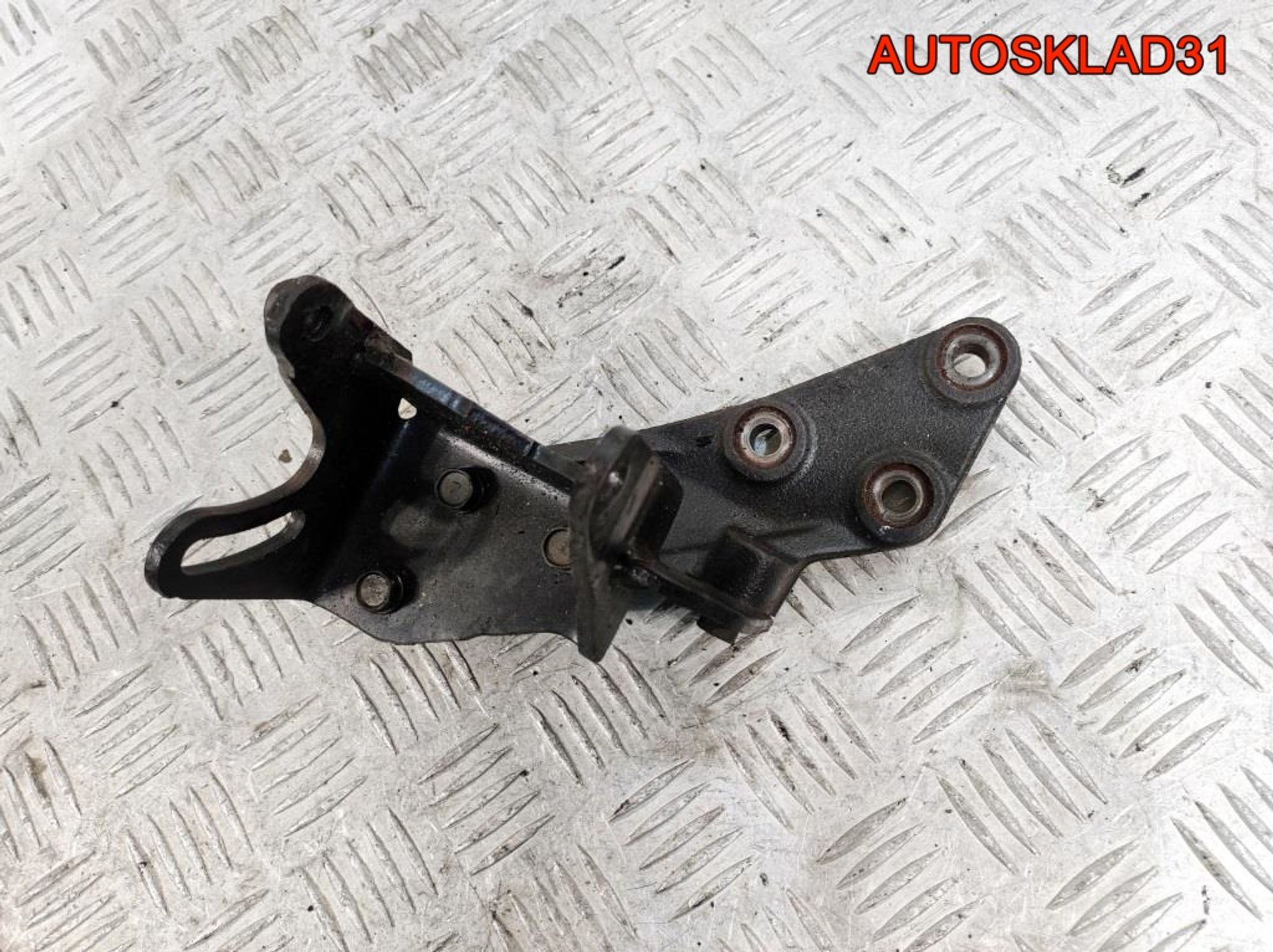 Кронштейн двигателя Hyundai Getz 1,3 G4EA, 900 рублей, Дубовое