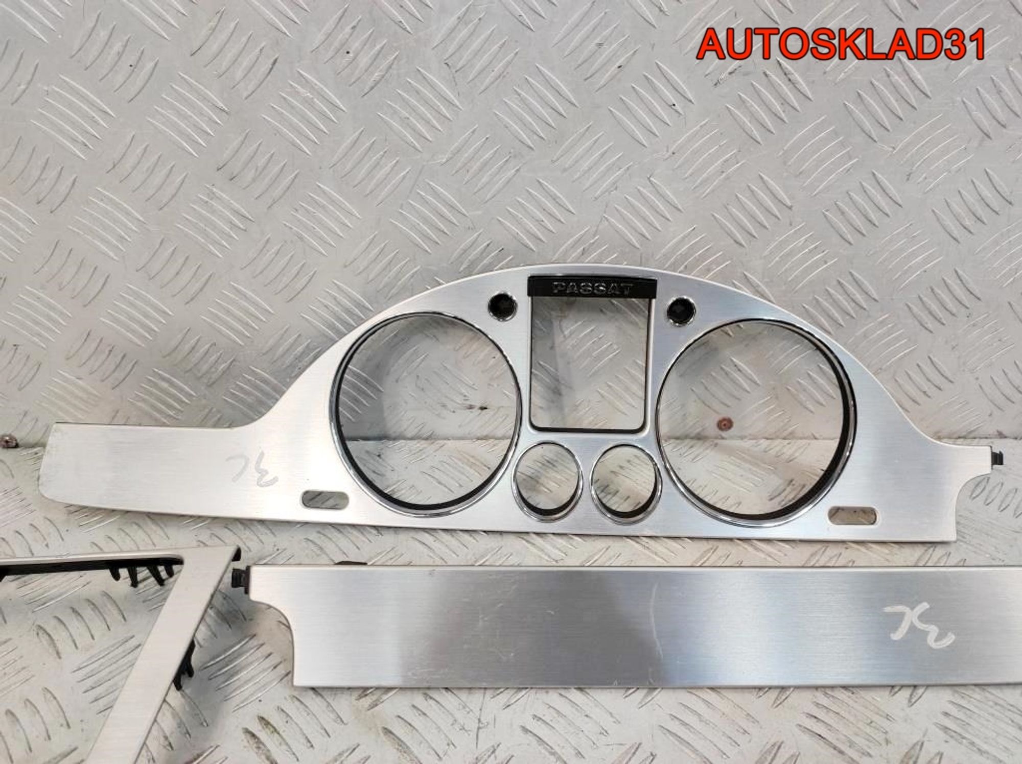 Комплект накладок салона VW Passat B6 3C0858069AE, 10000 рублей, Дубовое