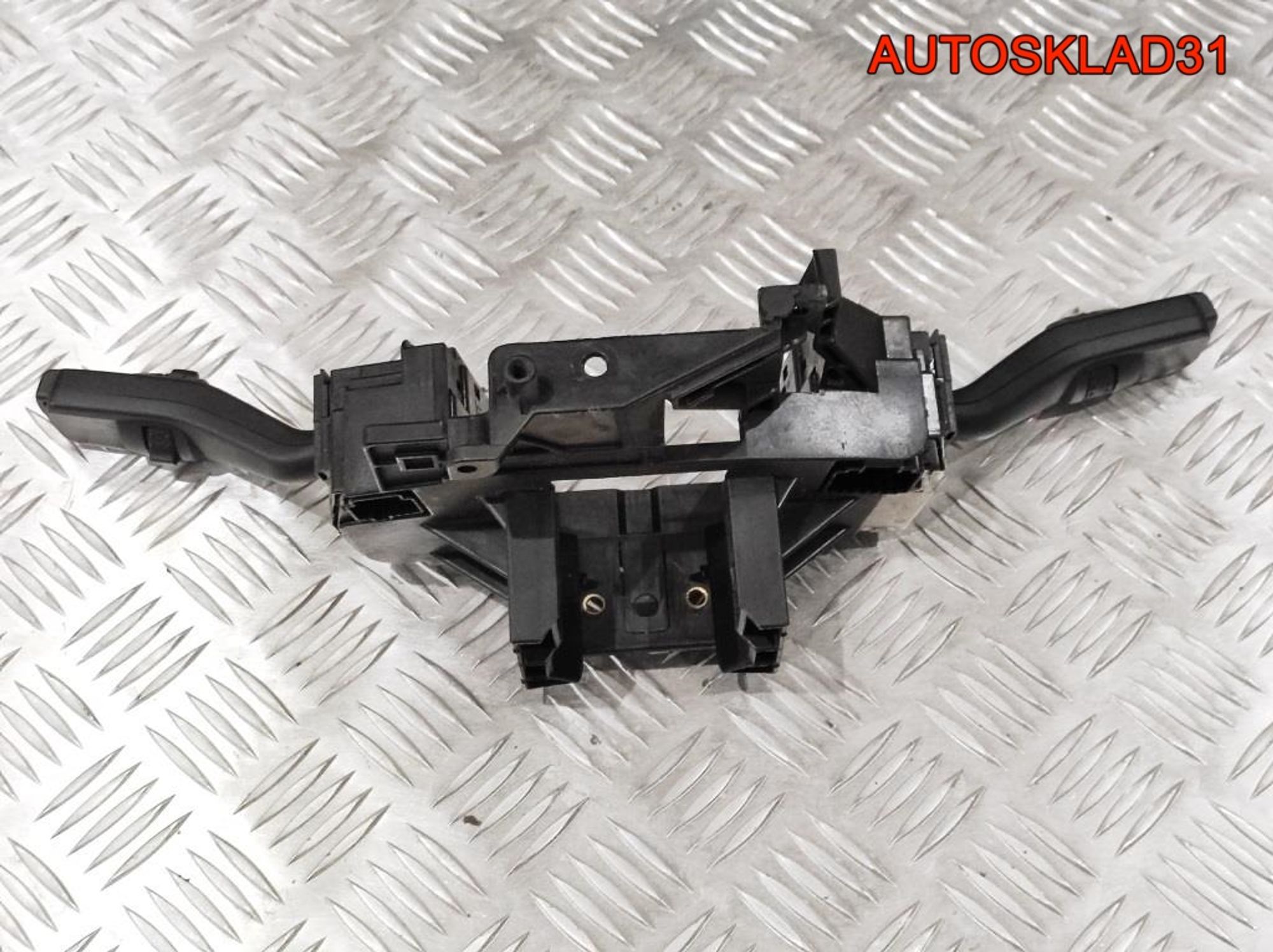Переключатель подрулевой Ford Focus 2 4M5T13N064HH, 2000 рублей, Дубовое