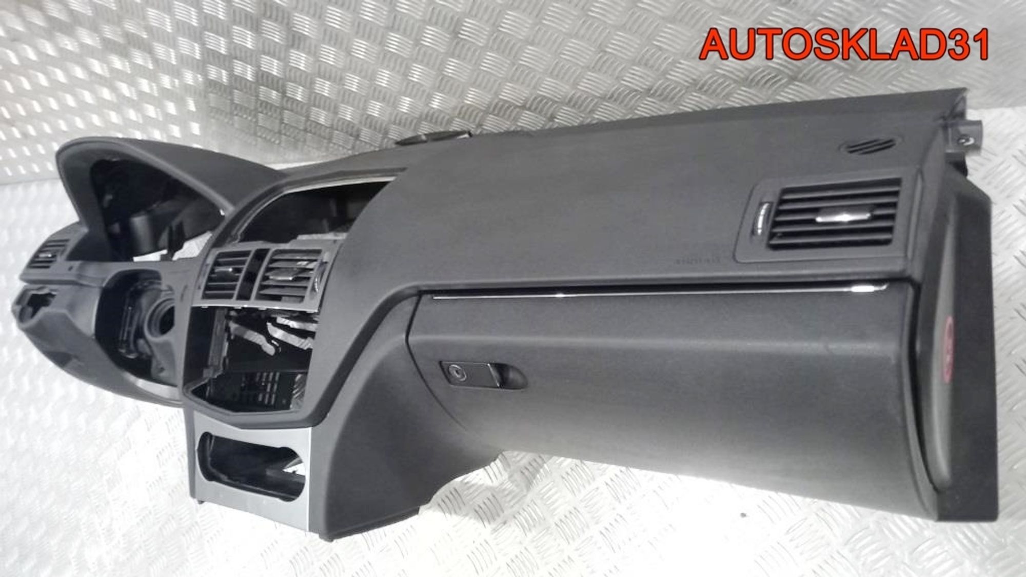 Торпедо Голое Mercedes-Benz W204 A2046803787, 28000 рублей, Дубовое
