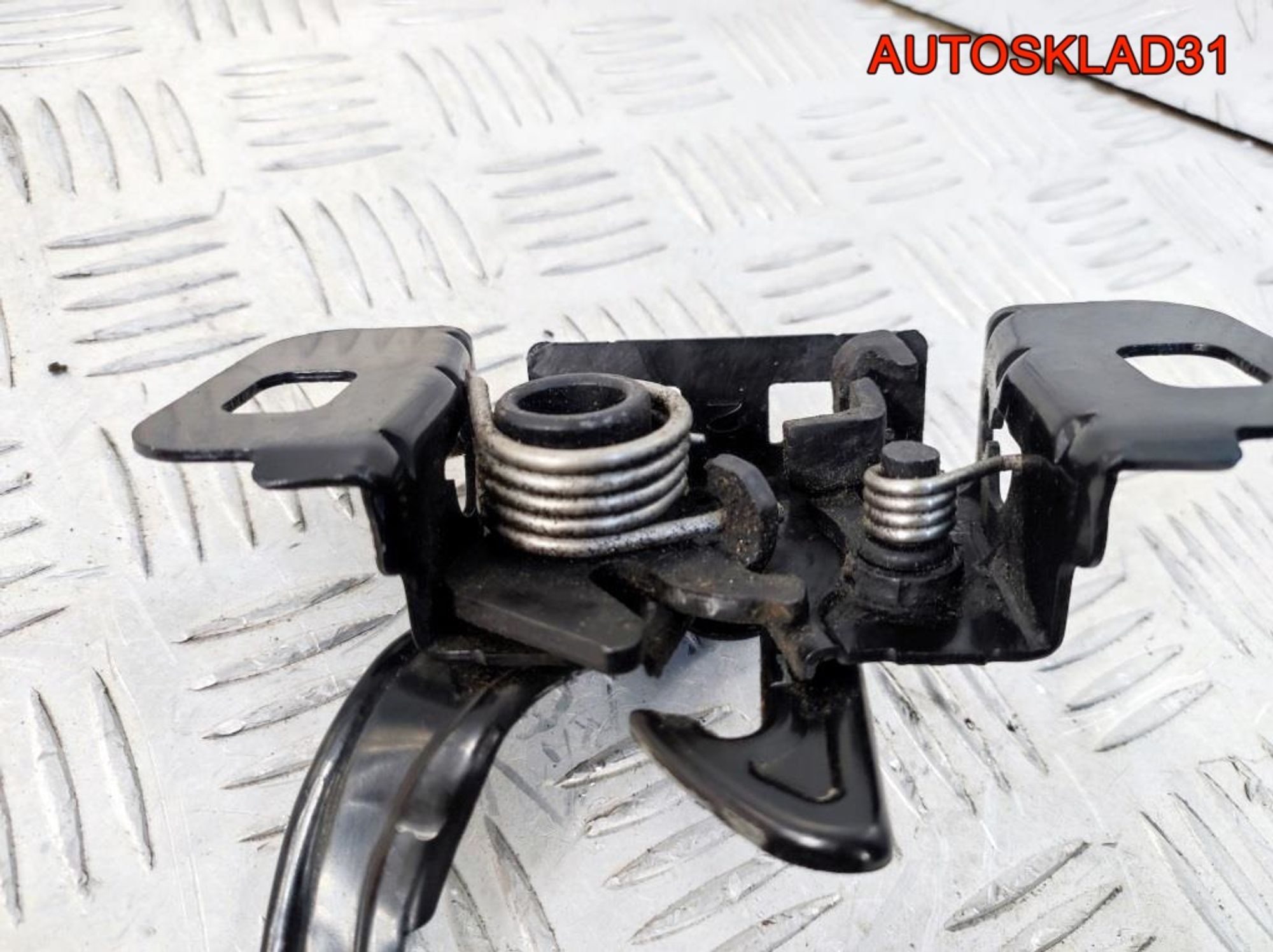 Замок капота Opel Astra J  13312134, 1300 рублей, Дубовое