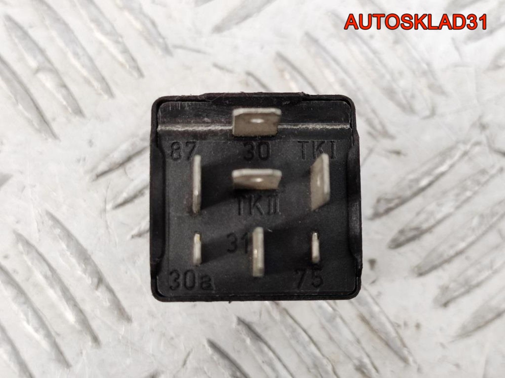 Реле люка №318 Audi A6 C4 447959875, 700 рублей, Дубовое