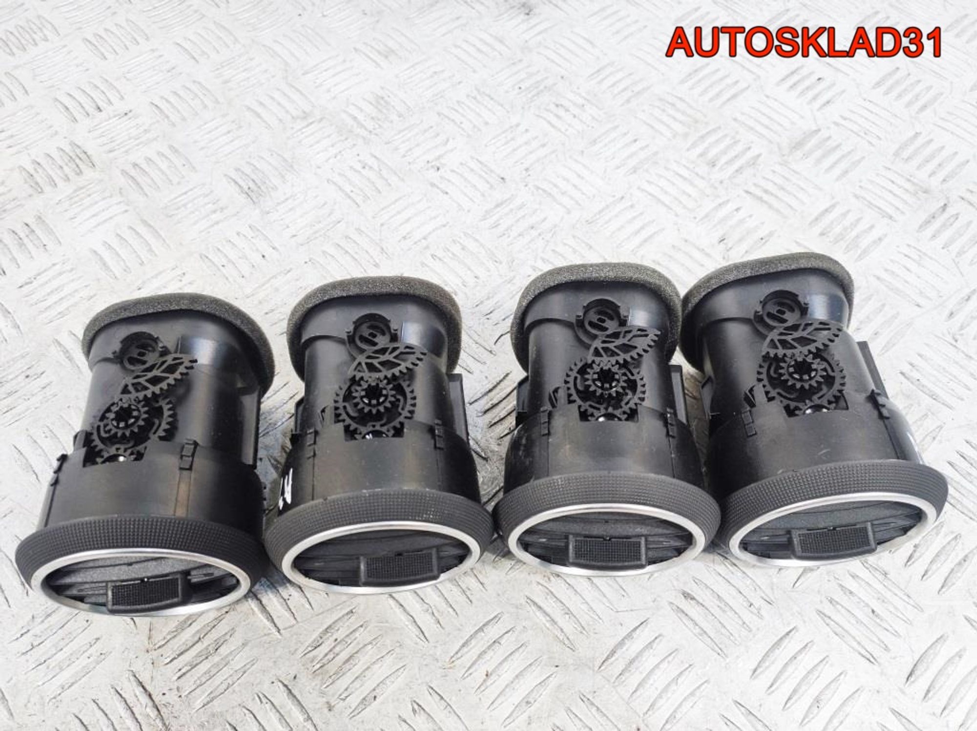 Дефлектор воздушный Audi A3 8P1 8P0820901A, 1000 рублей, Дубовое