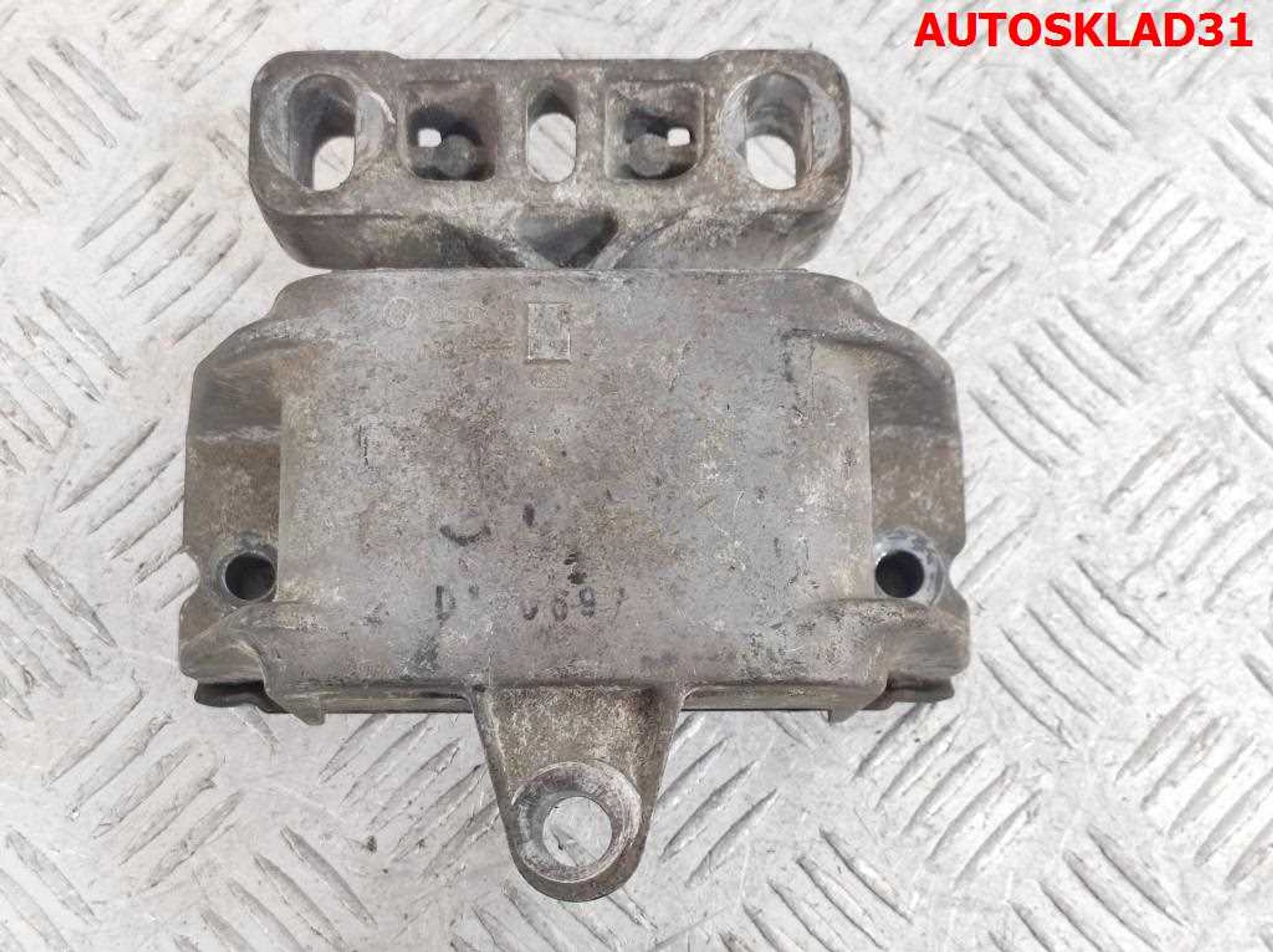 Опора двигателя левая VW Golf 4 1,4 APE 1J0199555AJ, 1500 рублей, Дубовое