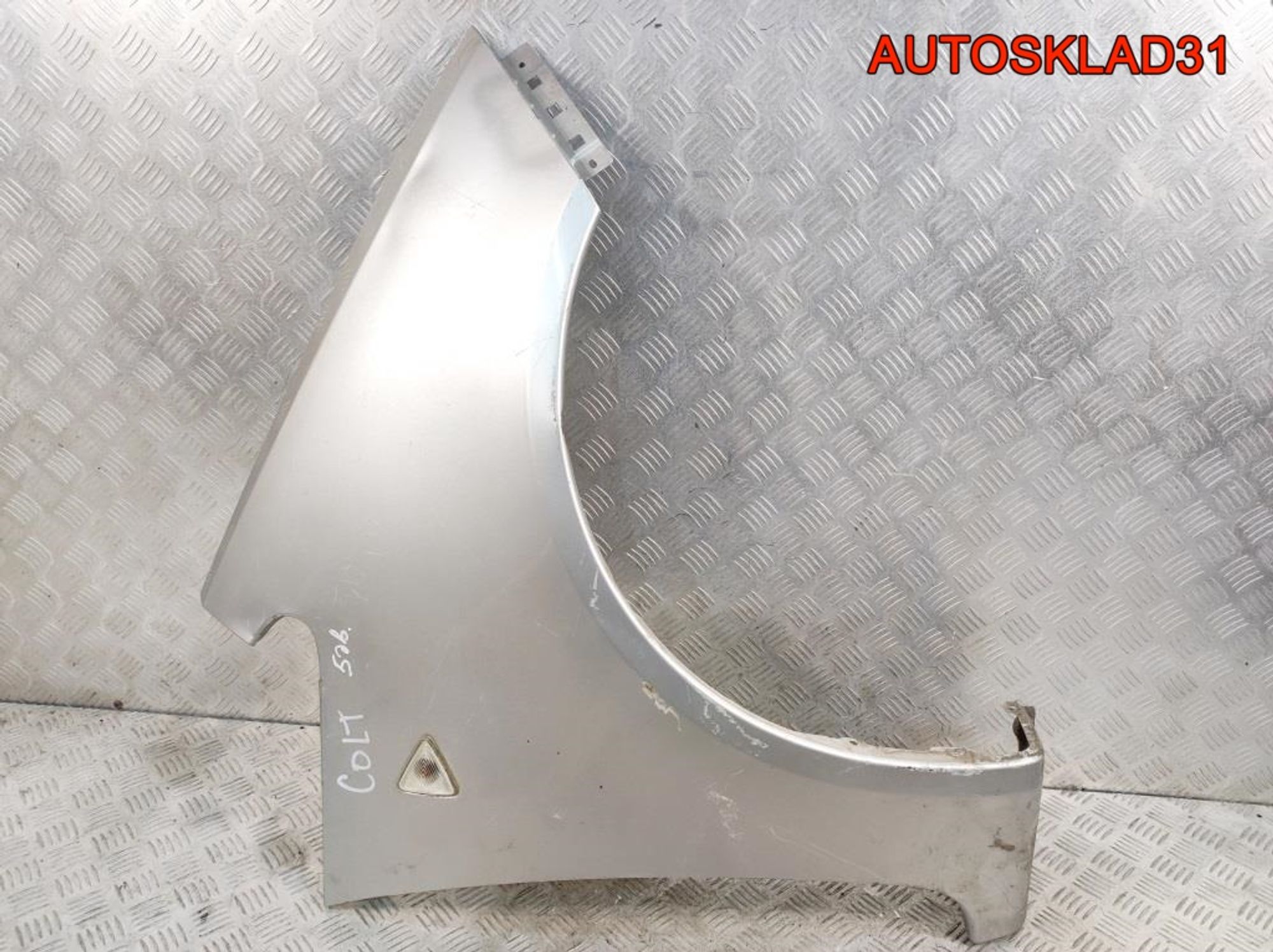 Крыло переднее правое пять дверей Mitsubishi Colt Z3 5220D126, 10800 рублей, Дубовое