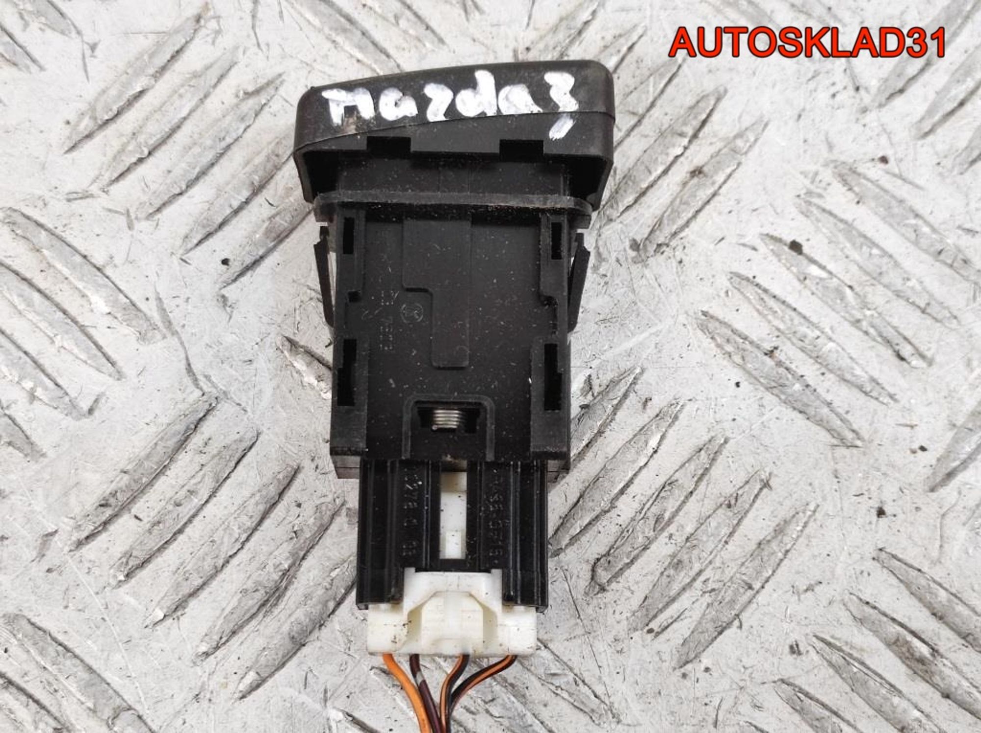 Кнопка аварийной сигнализации Mazda 3 BK BP4K664H0, 600 рублей, Дубовое