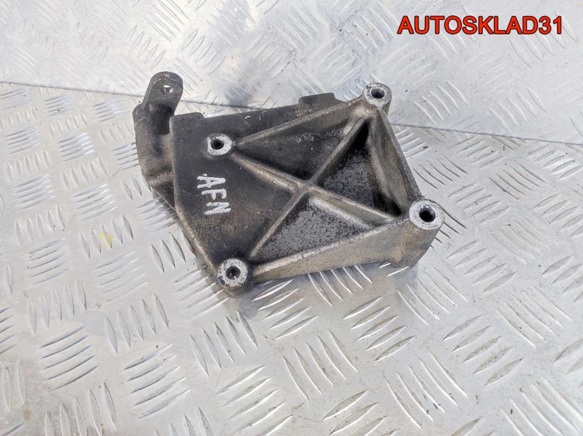 Кронштейн двигателя VW Passat B5 1,9 AFN Дизель, 900 рублей, Дубовое