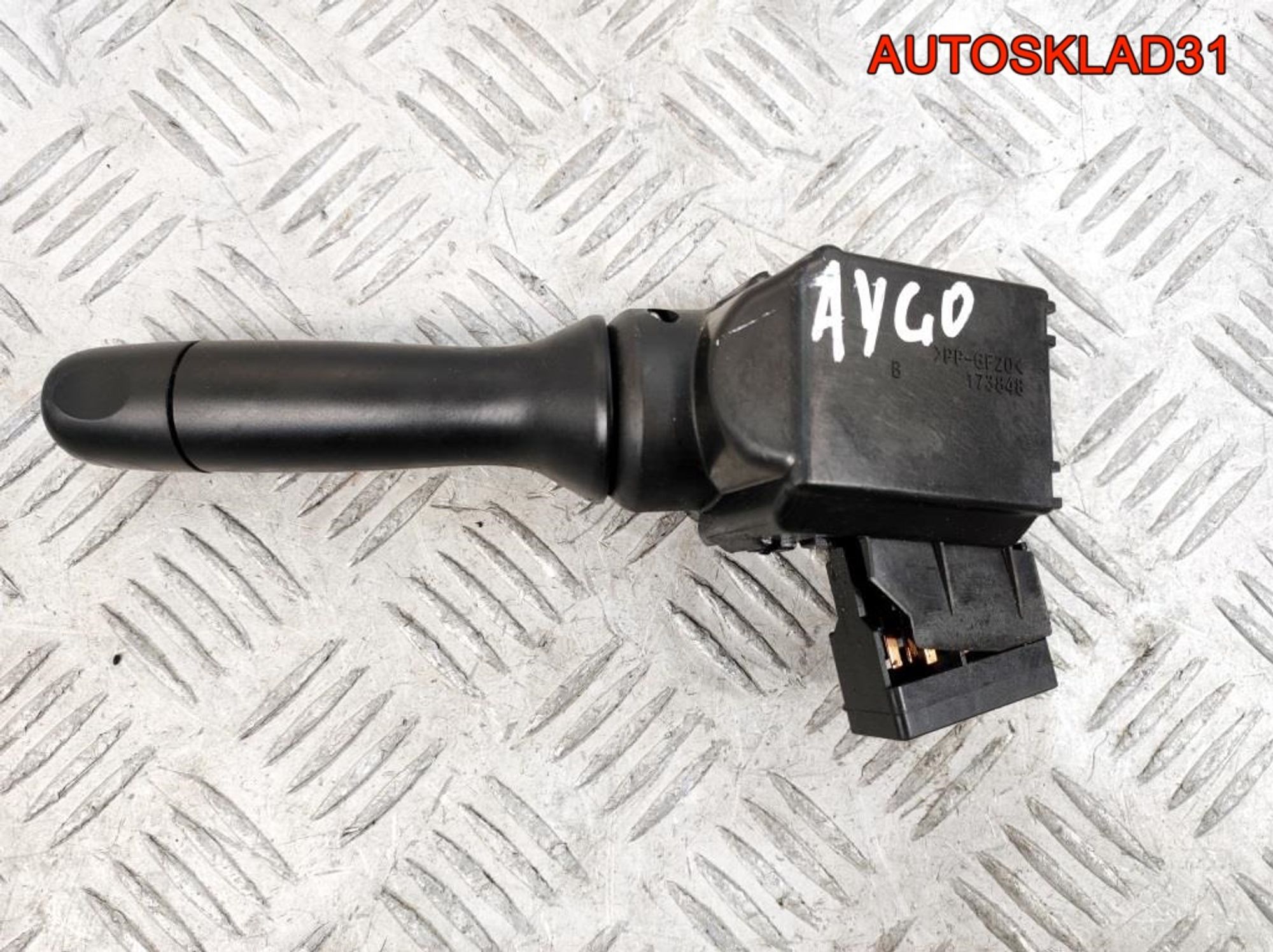 Переключатель стеклоочистителей Toyota Aygo 846520H010, 1300 рублей, Дубовое