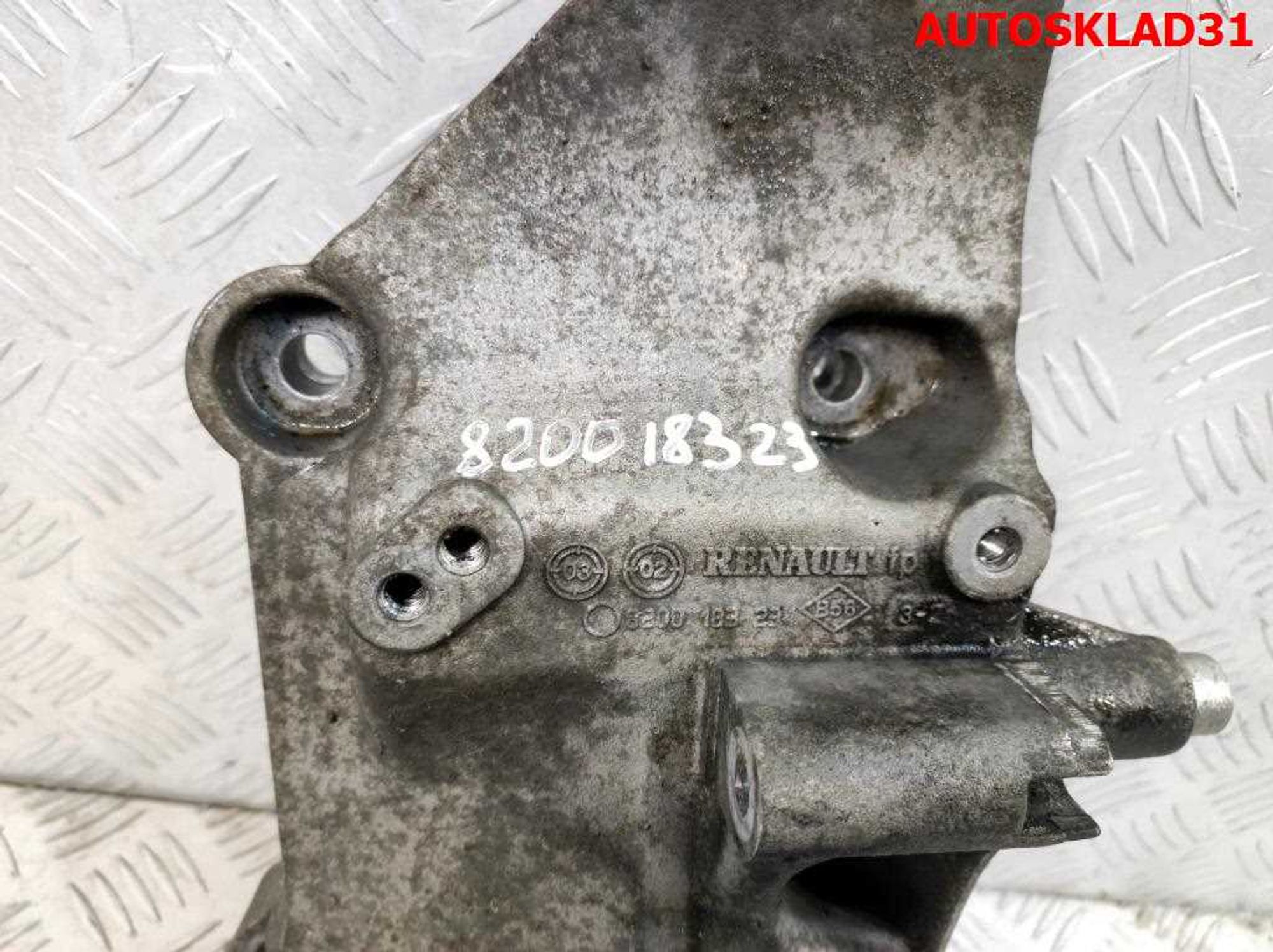 Кронштейн генератора Renault Laguna 2 1.8 F4P Бензин 8200183234, 2000 рублей, Дубовое