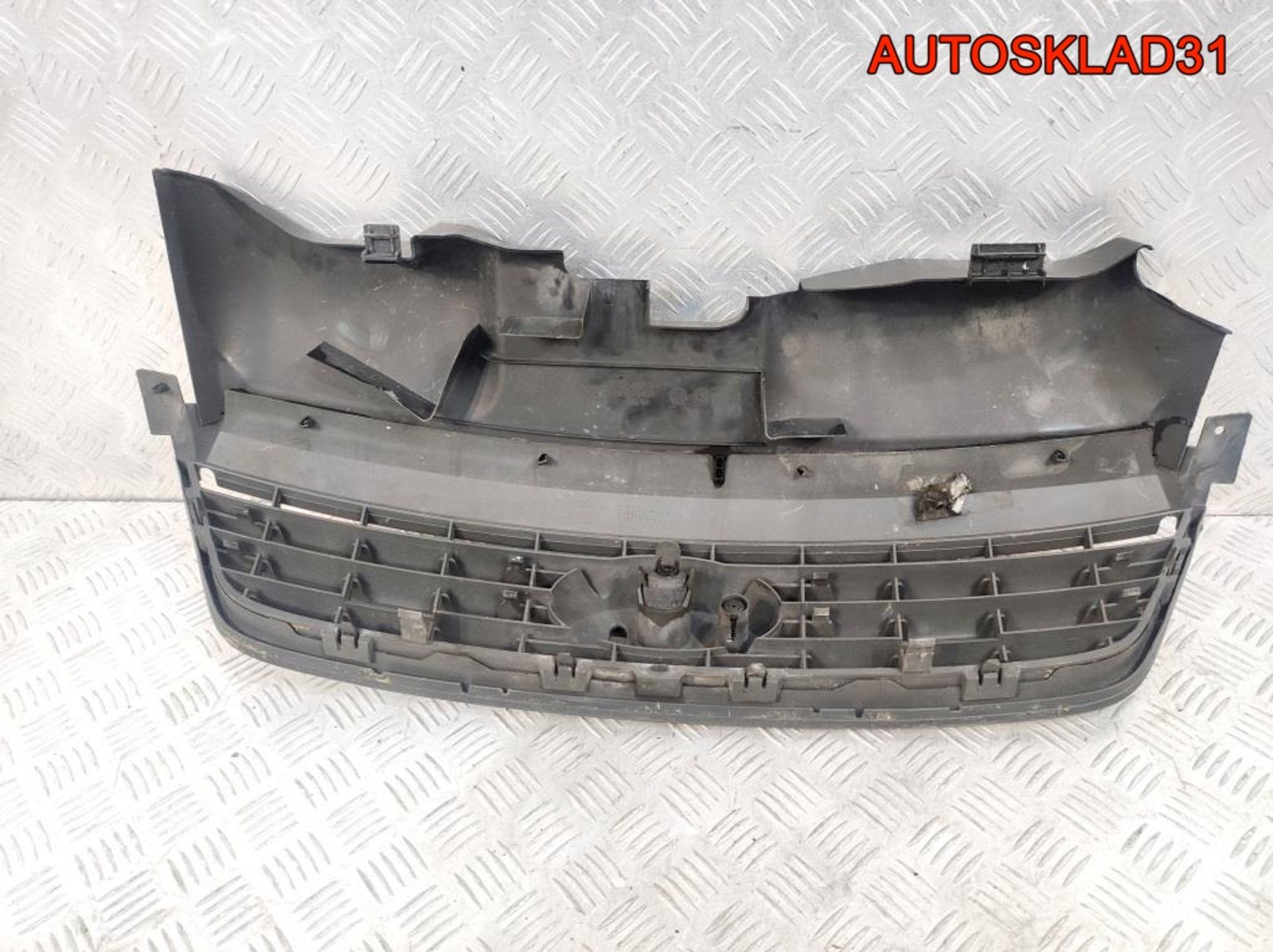 Решетка радиатора Ford C-MAX 7M51R8138AE Рест, 5400 рублей, Дубовое