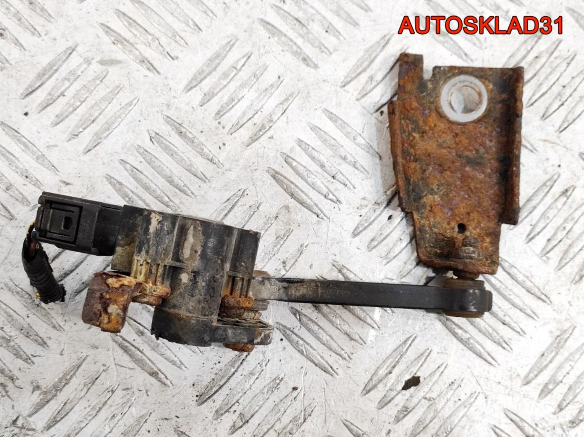 Датчик дорожного просвета Ford Focus 2 1819981, 2000 рублей, Дубовое