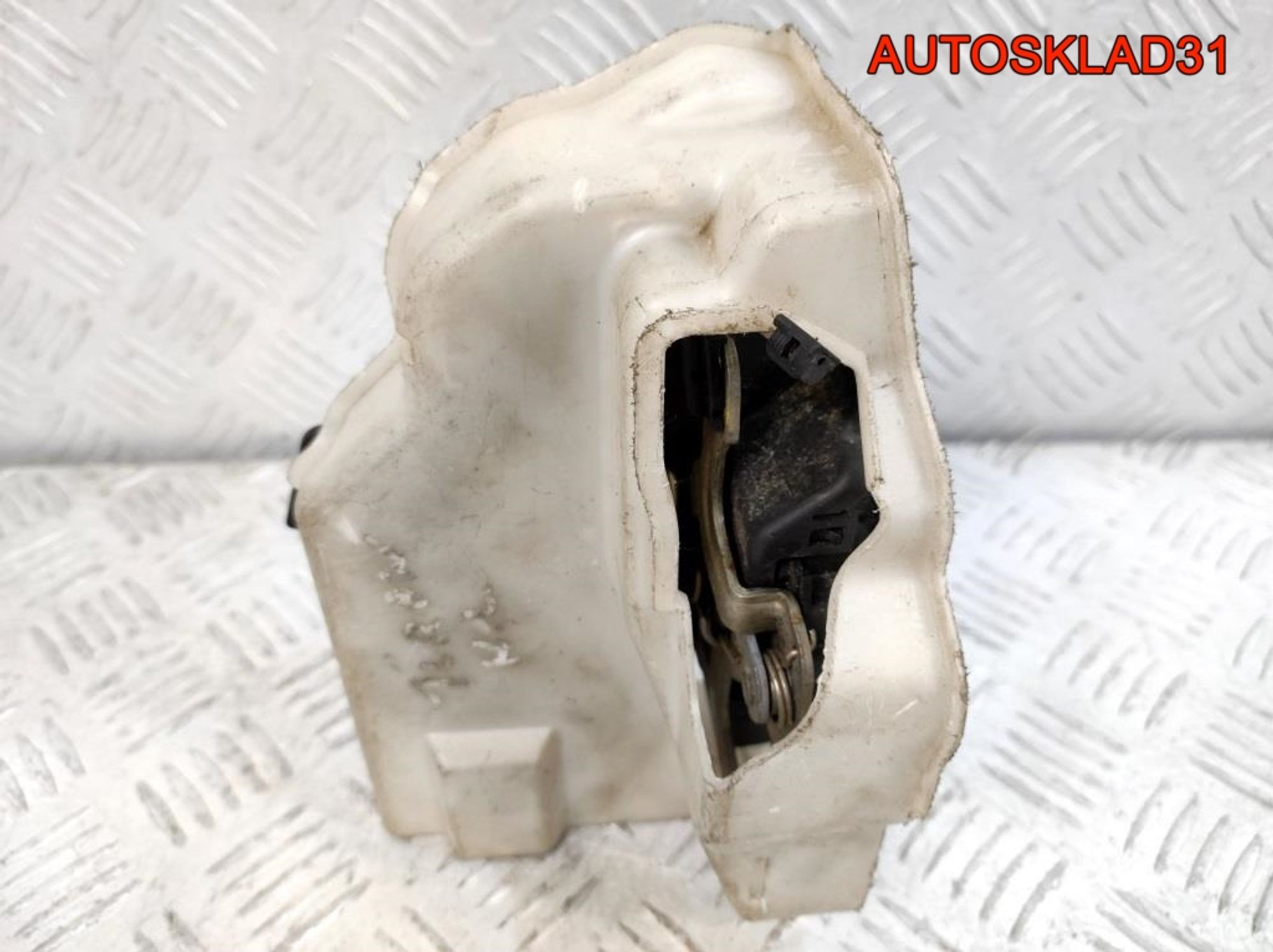 Замок двери задней левой VW Touareg 7L0839015, 3500 рублей, Дубовое