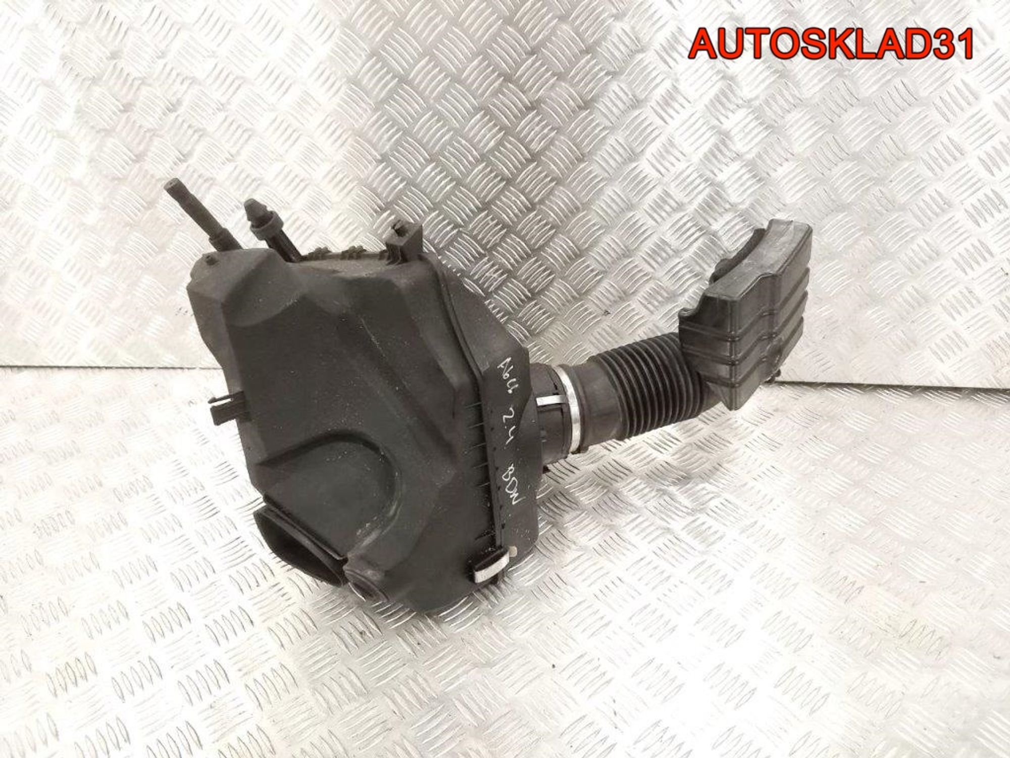 Корпус воздушного фильтра Audi A6 C6 4F0133835E, 2300 рублей, Дубовое