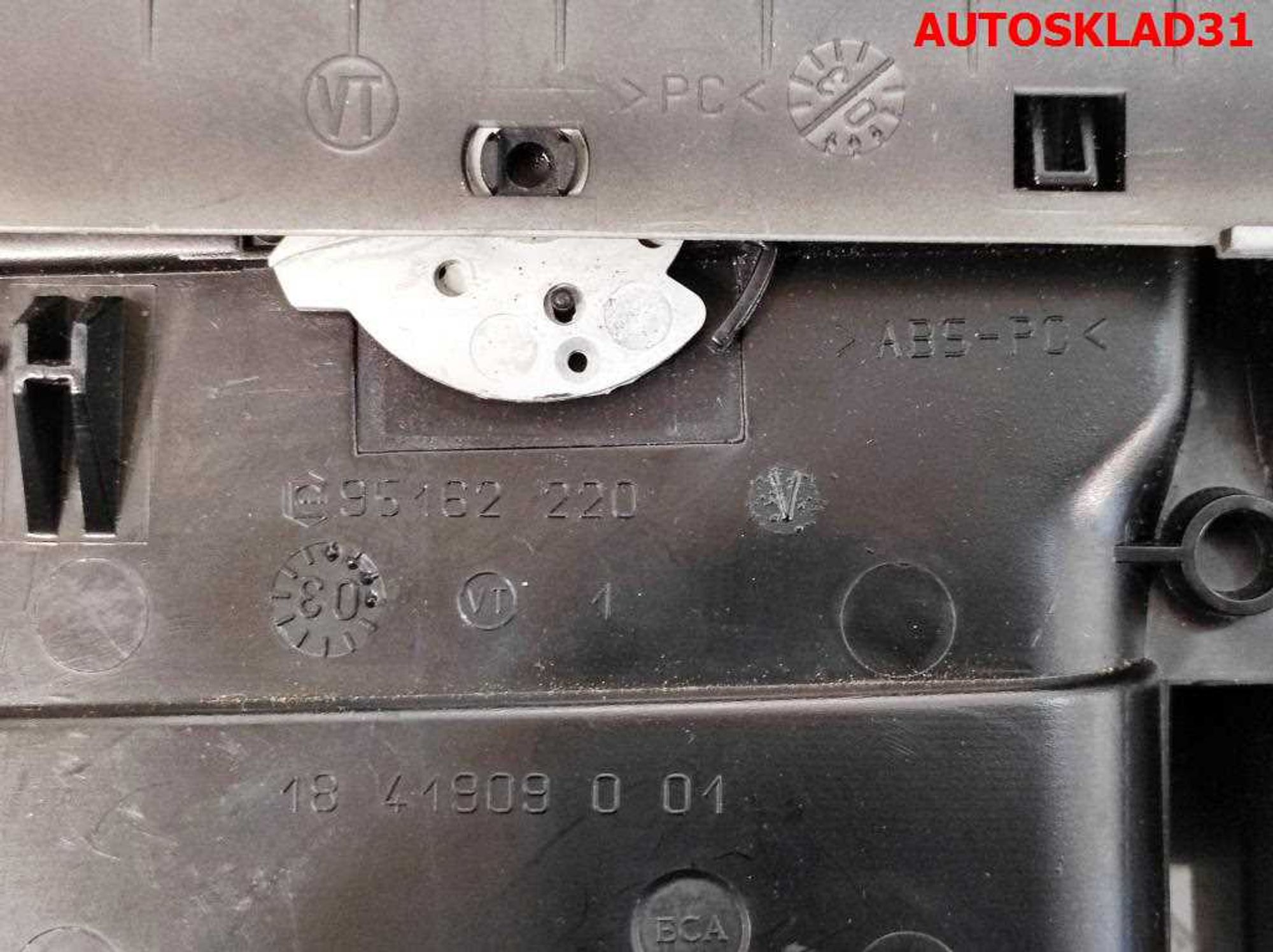 Дефлектор воздушный центральный VW Passat B5 3B0819728D, 3000 рублей, Дубовое