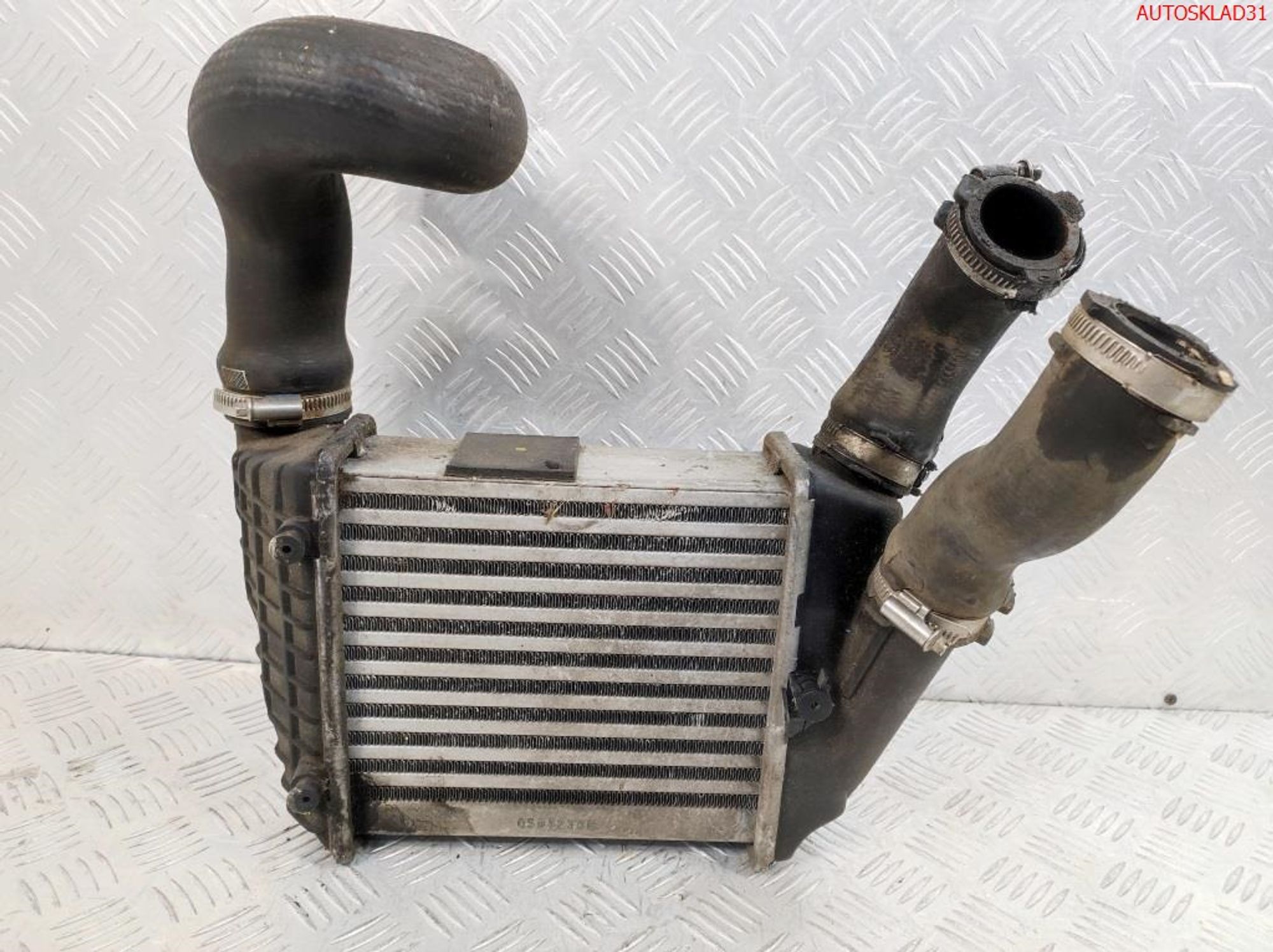 Интеркулер правый Audi A4 B6 2,5 Дизель 8E0145806C, 6000 рублей, Дубовое