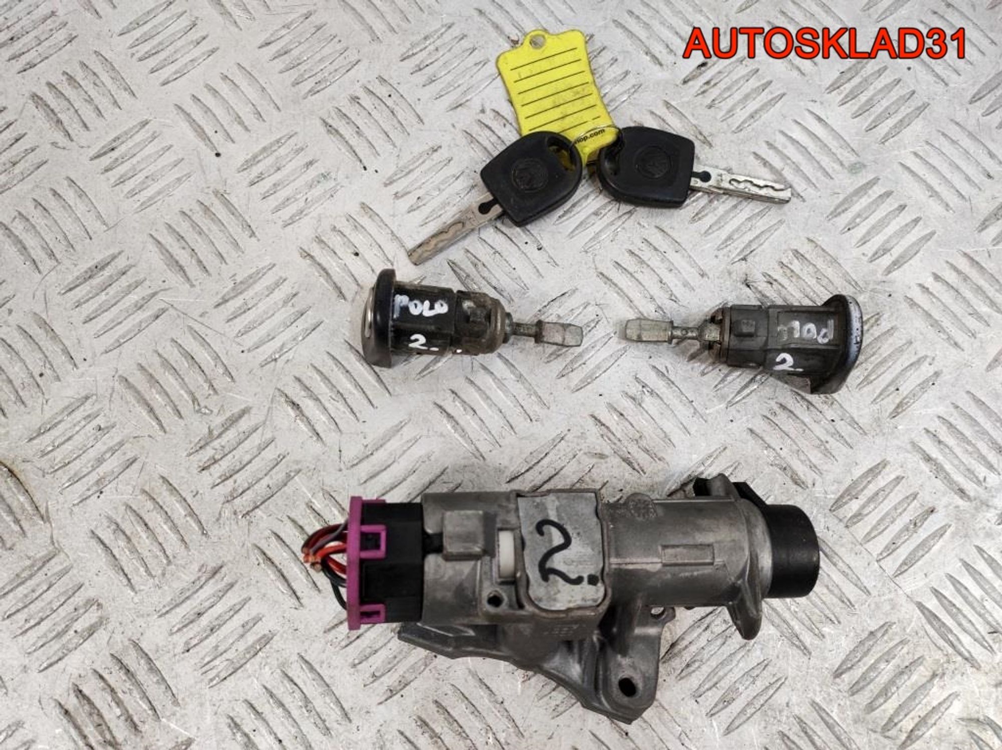 Комплект замок зажигания и личинки с ключом VW Polo 4 6Q3837167, 4100 рублей, Дубовое