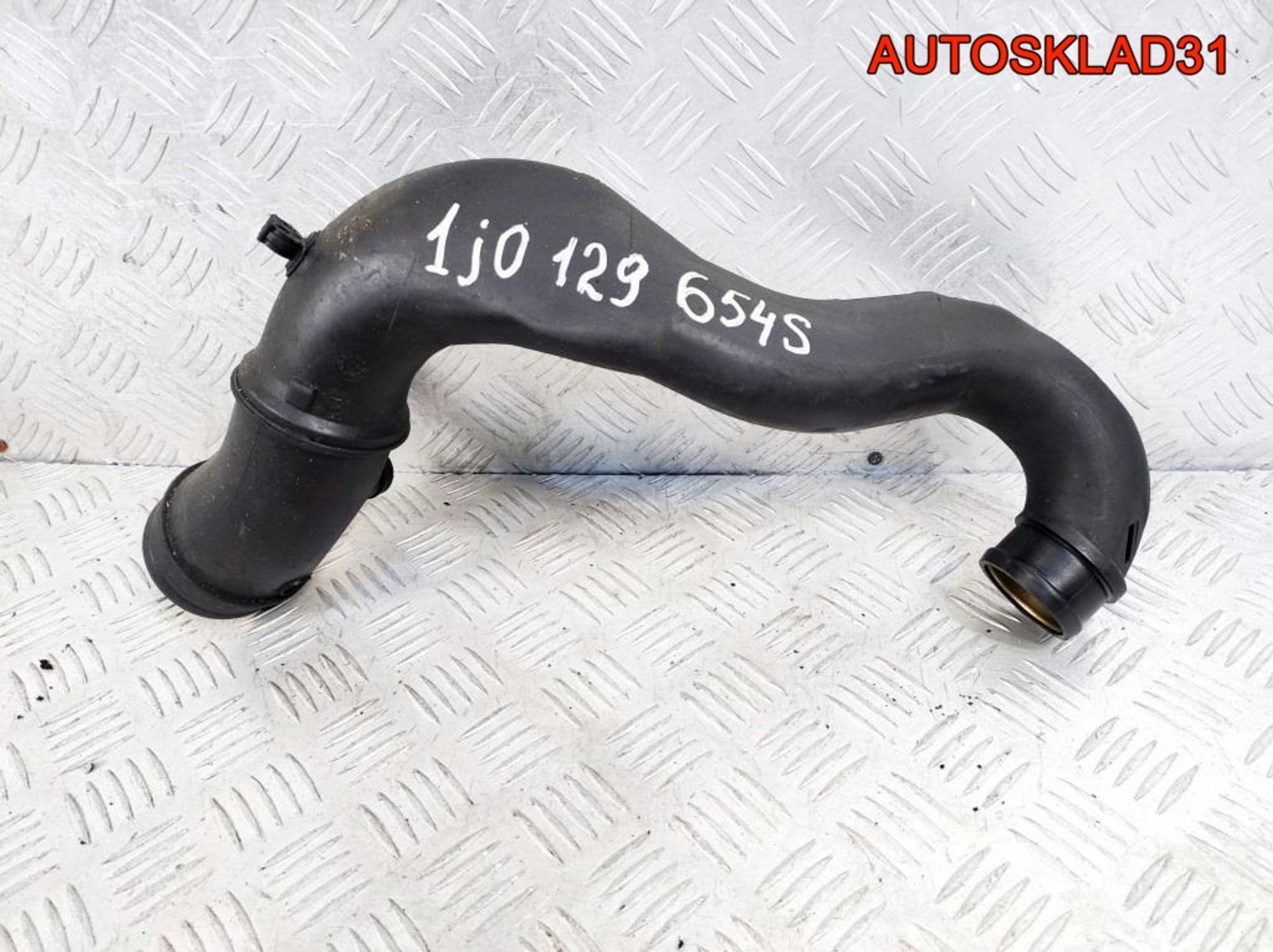 Патрубок воздушного фильтра VW Golf 4 1J0129654S, 900 рублей, Дубовое