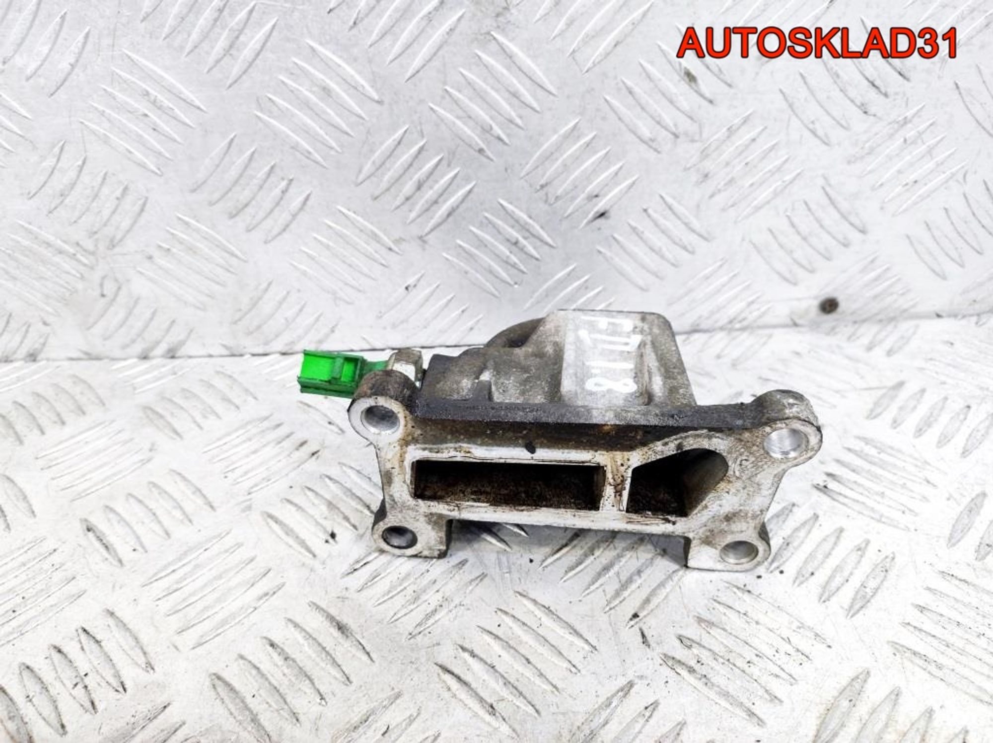 Корпус масляного фильтра Ford Focus 2 1L5G6884AC, 2300 рублей, Дубовое