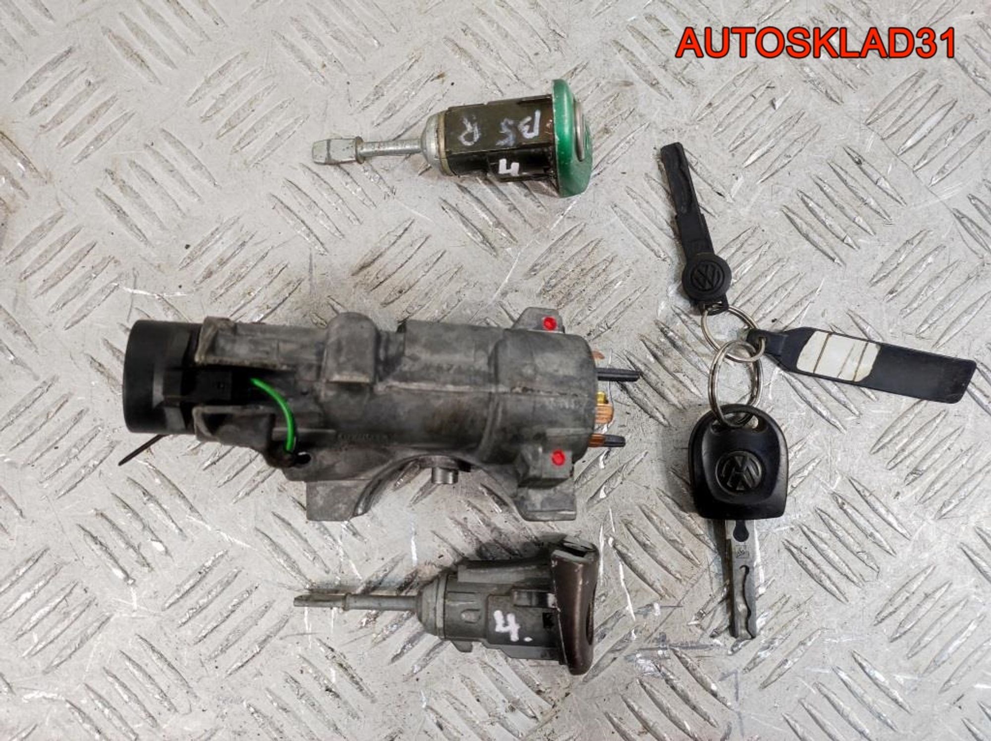 Комплект замок зажигания и личинки с ключом VW Passat B5 4B0905851, 5000 рублей, Дубовое