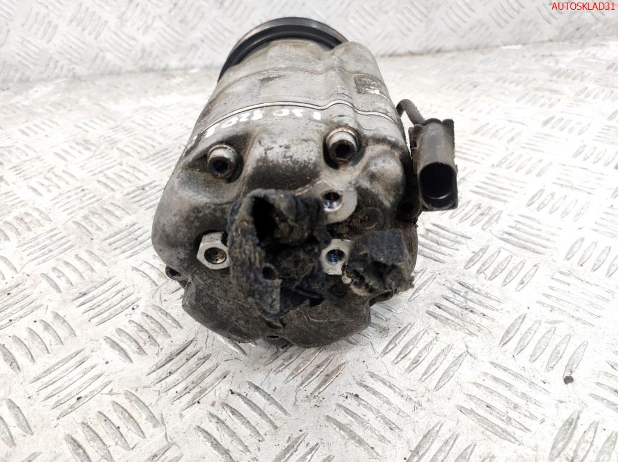 Компрессор кондиционера VW Golf 4 1J0820803J, 5900 рублей, Дубовое